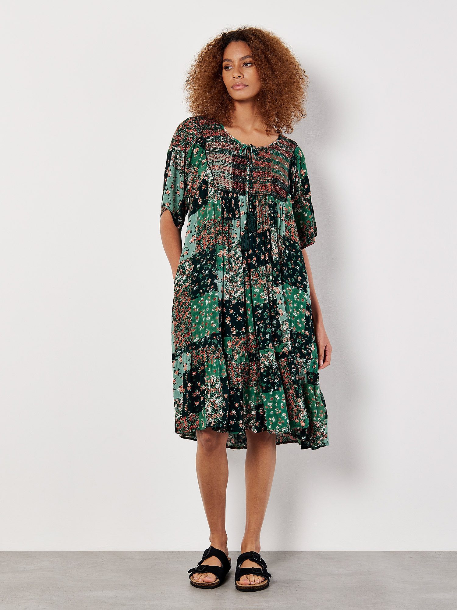 Apricot Minikleid Florales Patchwork-Kleid mit Quastenband günstig online kaufen