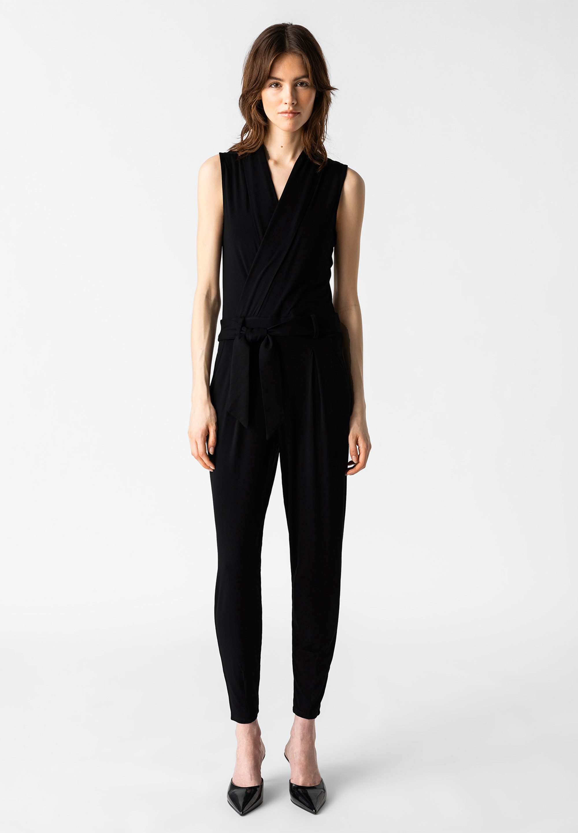 Les Lunes Jumpsuit Stela Bambusviskose, V-Ausschnitt, seitliche Eingrifftaschen, Taillengürtel