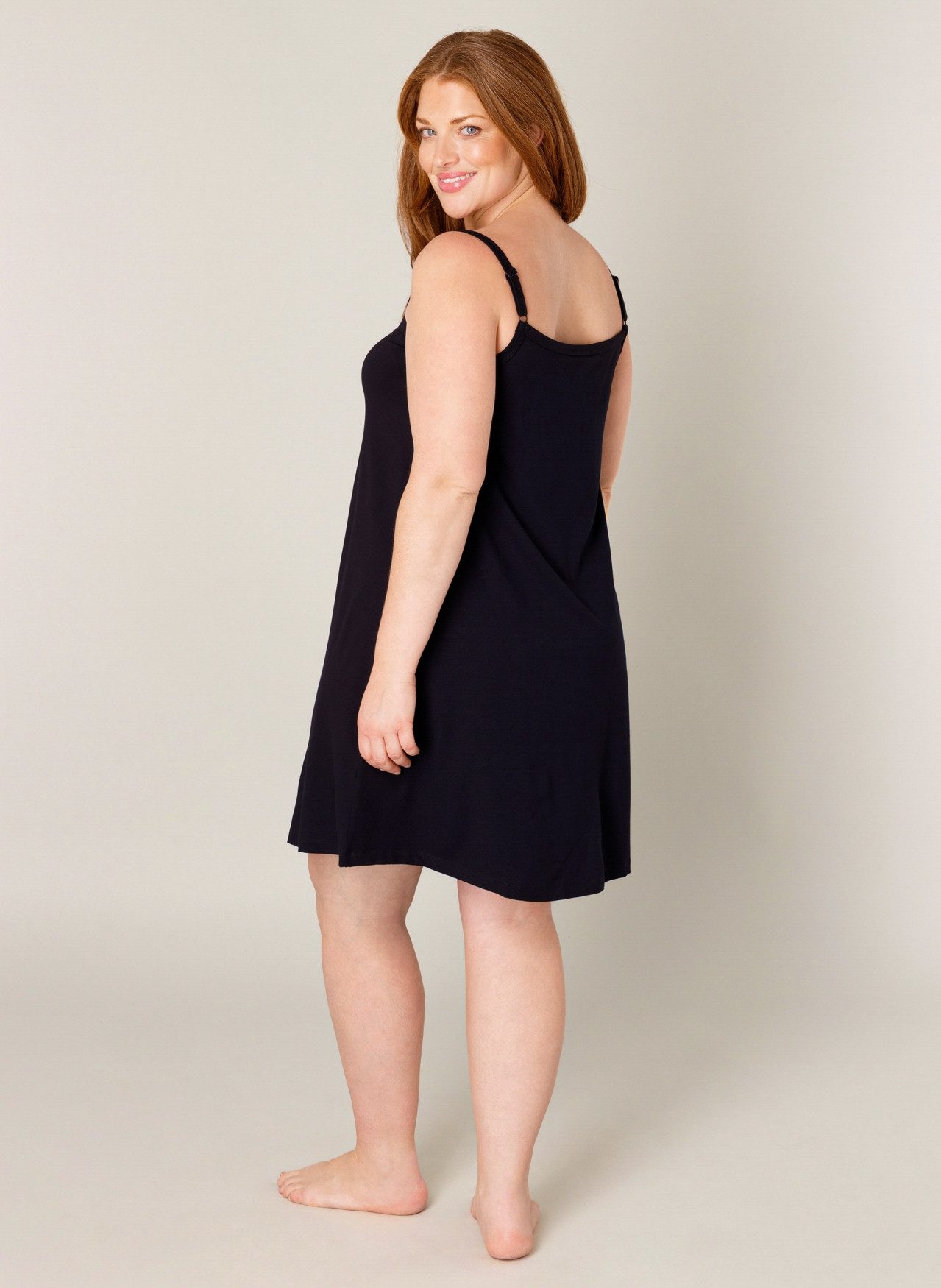 Base Level Curvy Trägerkleid Alissa Verstellbare Träger günstig online kaufen