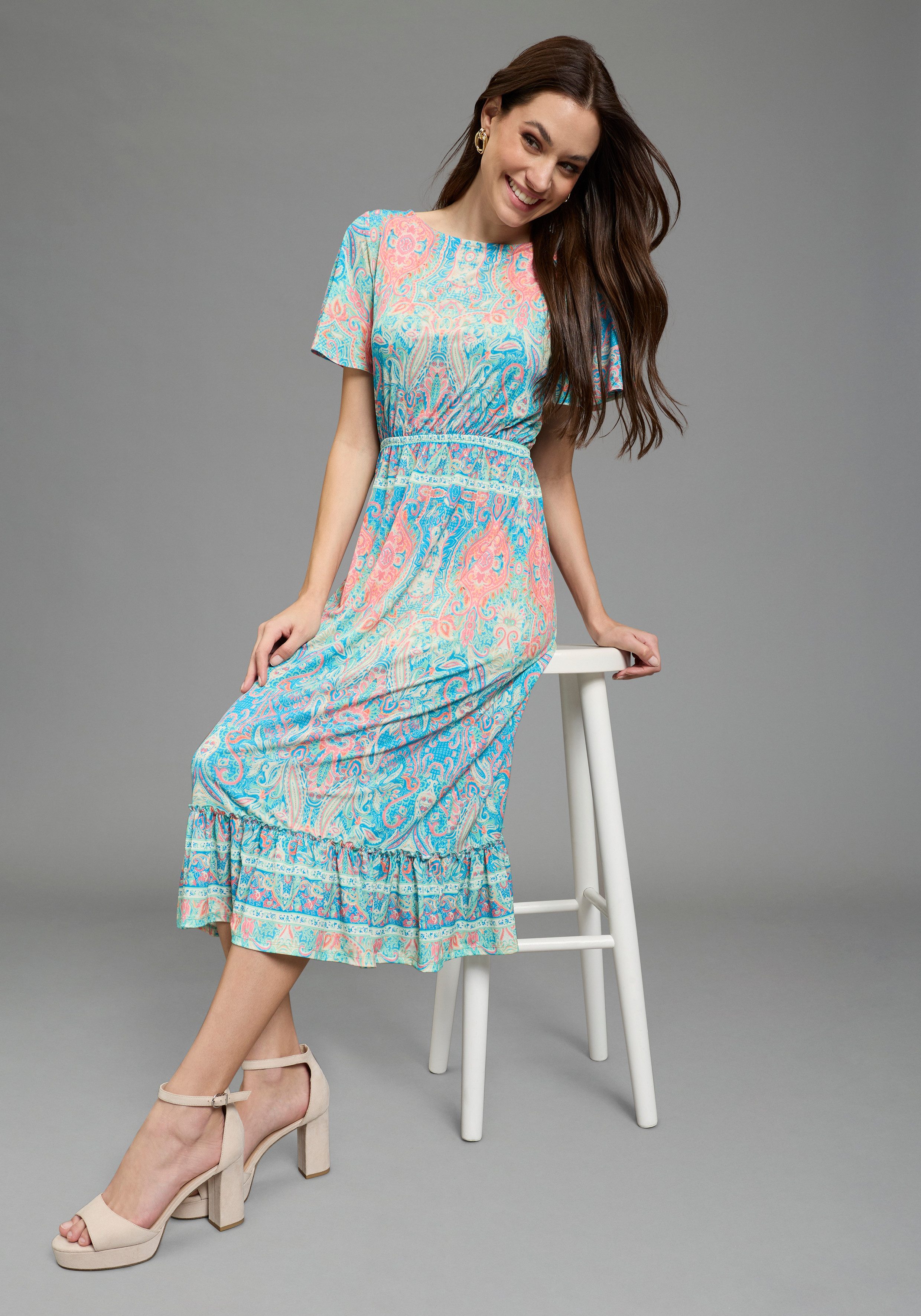 Bruno Banani Sommerkleid casual Stil, für Sommer und Freizeit, aus Polyester und Elasthan. € 59,99, (€ 59,99 pro 1 Stk).