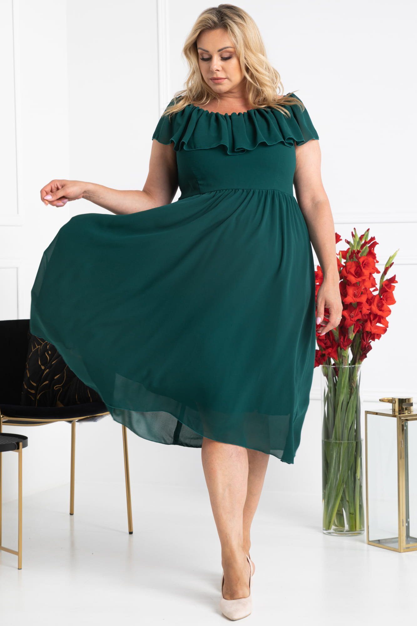 Karko Midikleid 55818 Elegantes Chiffon-Kleid mit Carmen Ausschnitt, Plus  Size Kleid