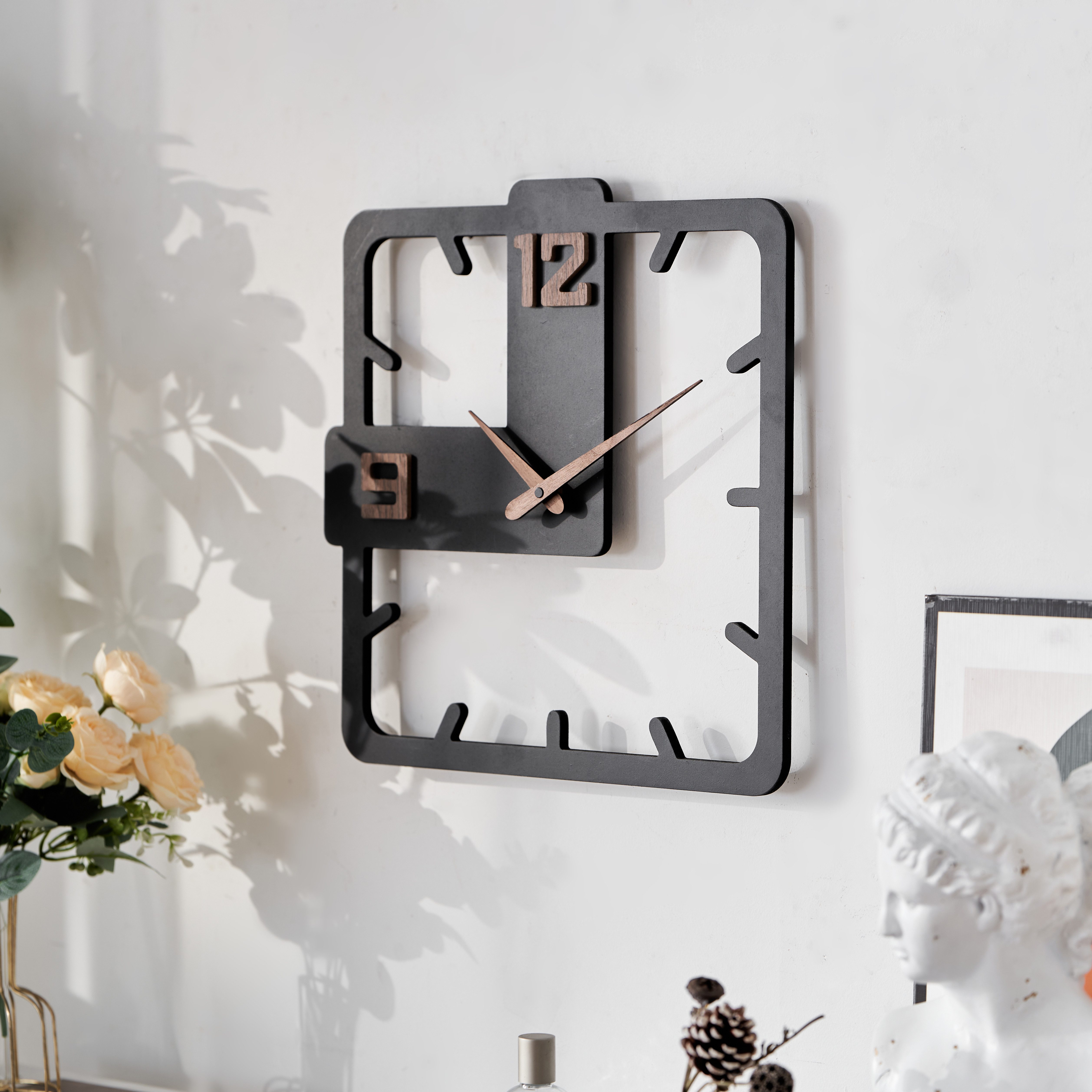 K&L Wall Art Pendelwanduhr MDF Wanduhr Holz Pendeluhr Schwarz Wohnzimmeruhr (lautloses Uhrwerk ohne Ticken)