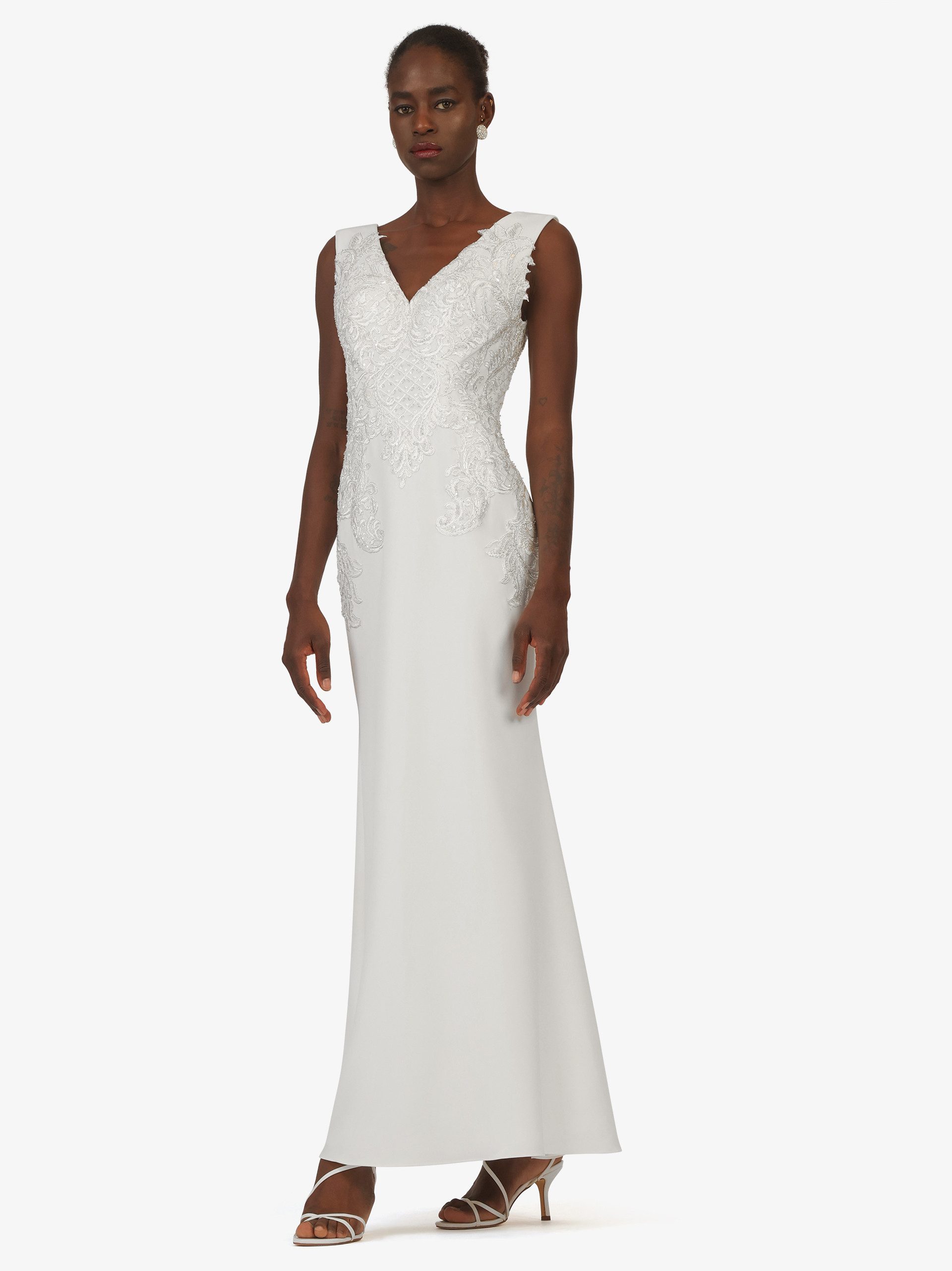 Kraimod Brautkleid mit V-Ausschnitt und Ornamentspitze günstig online kaufen