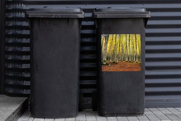 MuchoWow Wandsticker Wald - Bäume - Gelb (1 St), Mülleimer-aufkleber, Mülltonne, Sticker, Container, Abfalbehälter