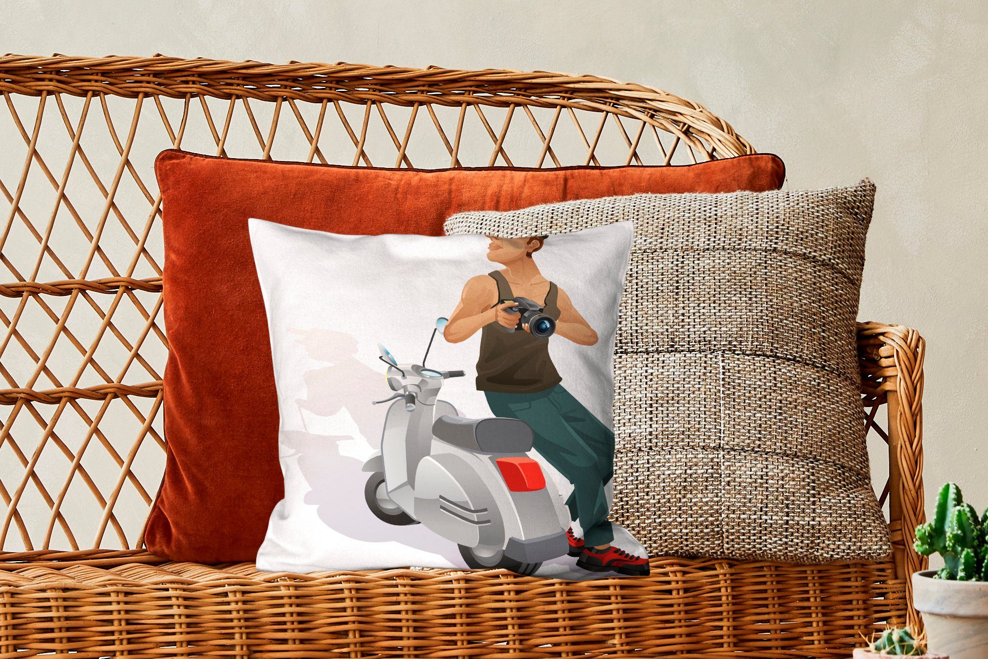 MuchoWow Dekokissen Illustration von einer Füllung Schlafzimmer, mit Kamera Vespa-Roller, mit Deko, einem Wohzimmer, Sofakissen jemandem Zierkissen und für