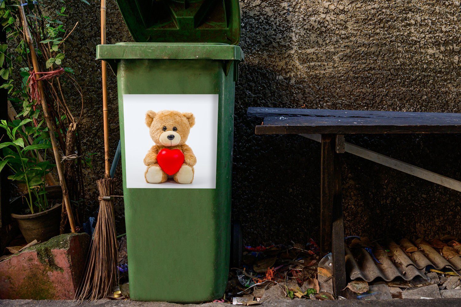 zum Mülltonne, (1 Wandsticker St), Abfalbehälter MuchoWow Sticker, Container, Ein Valentinstag Mülleimer-aufkleber, Teddybär