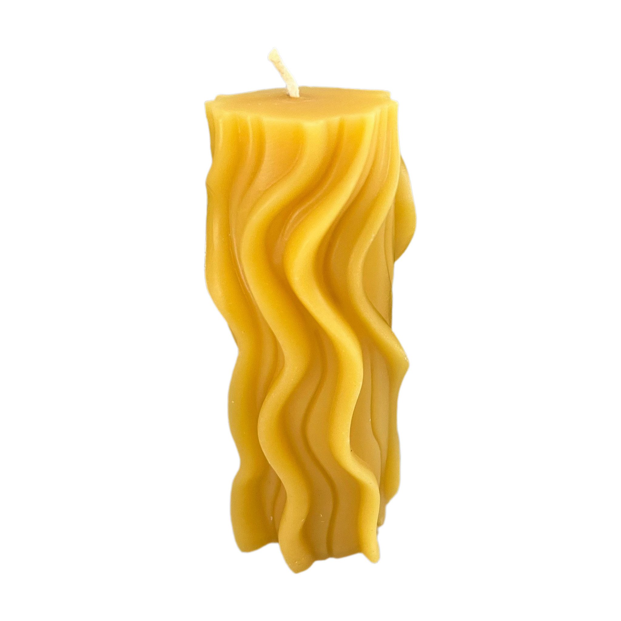 Aspinaworld Bienenwachskerze Wellen Kerze 14 cm natur – breites Format (1-tlg)