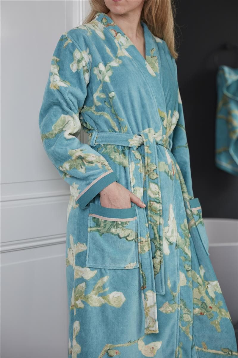 Beddinghouse x Van Gogh Museum Bademantel Blossom Bathrobe_Blue_UV_UV_XL 1 Bademantel XL, Gürtel, Bademantel Damen und Herren Morgenmantel Frottee