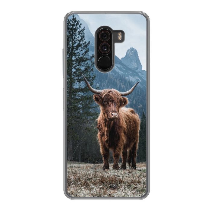 MuchoWow Handyhülle Schottische Highlander - Berg - Landschaft - Bäume - Kuh - Natur Phone Case Handyhülle Xiaomi Pocophone F1 Silikon Schutzhülle