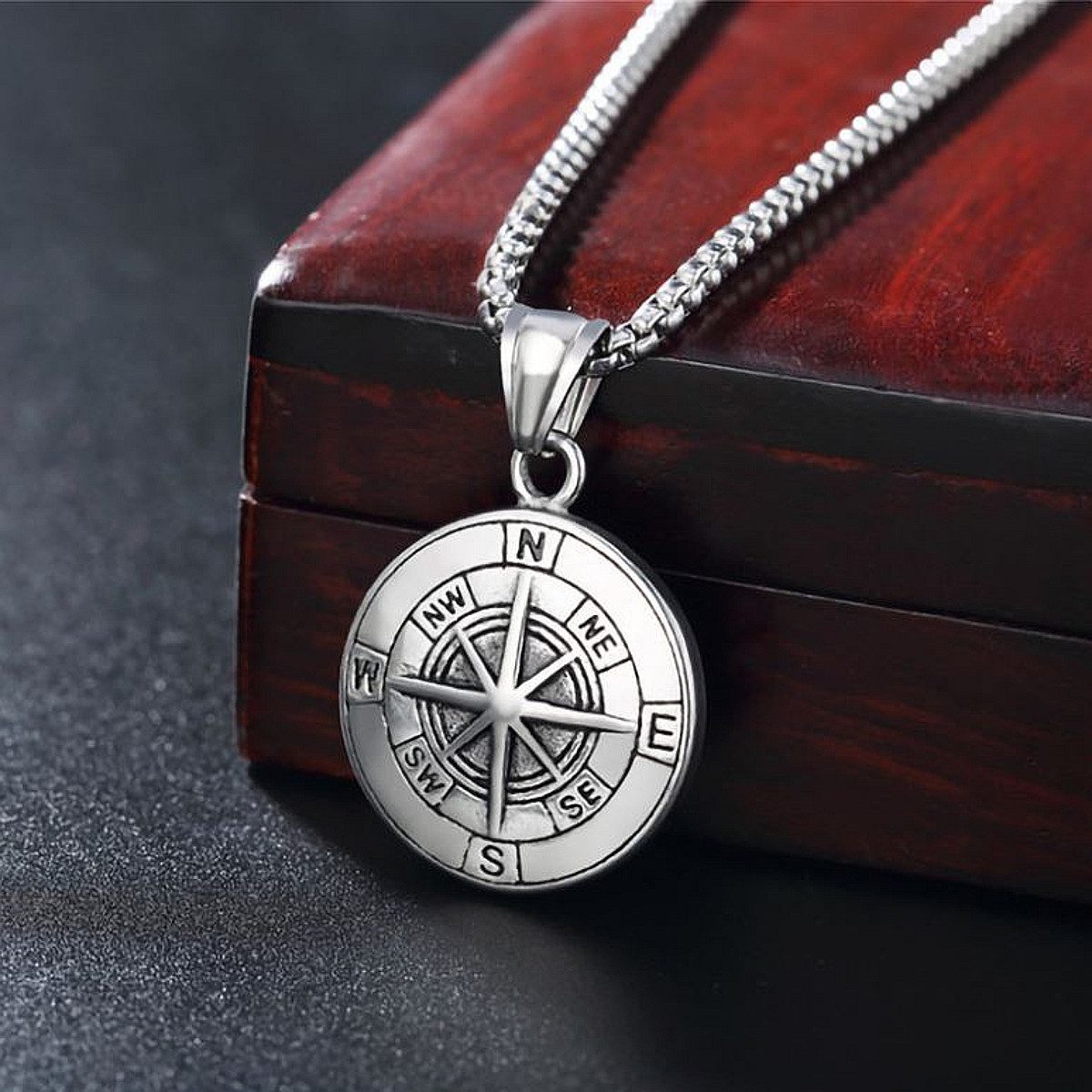 KARMA Kette mit Anhänger Halskette Herren Kompass Anhänger Edelstahl Silber 60cm (silberfarben, Herrenkette Herrenschmuck), Herrenhalskette Kompasskette