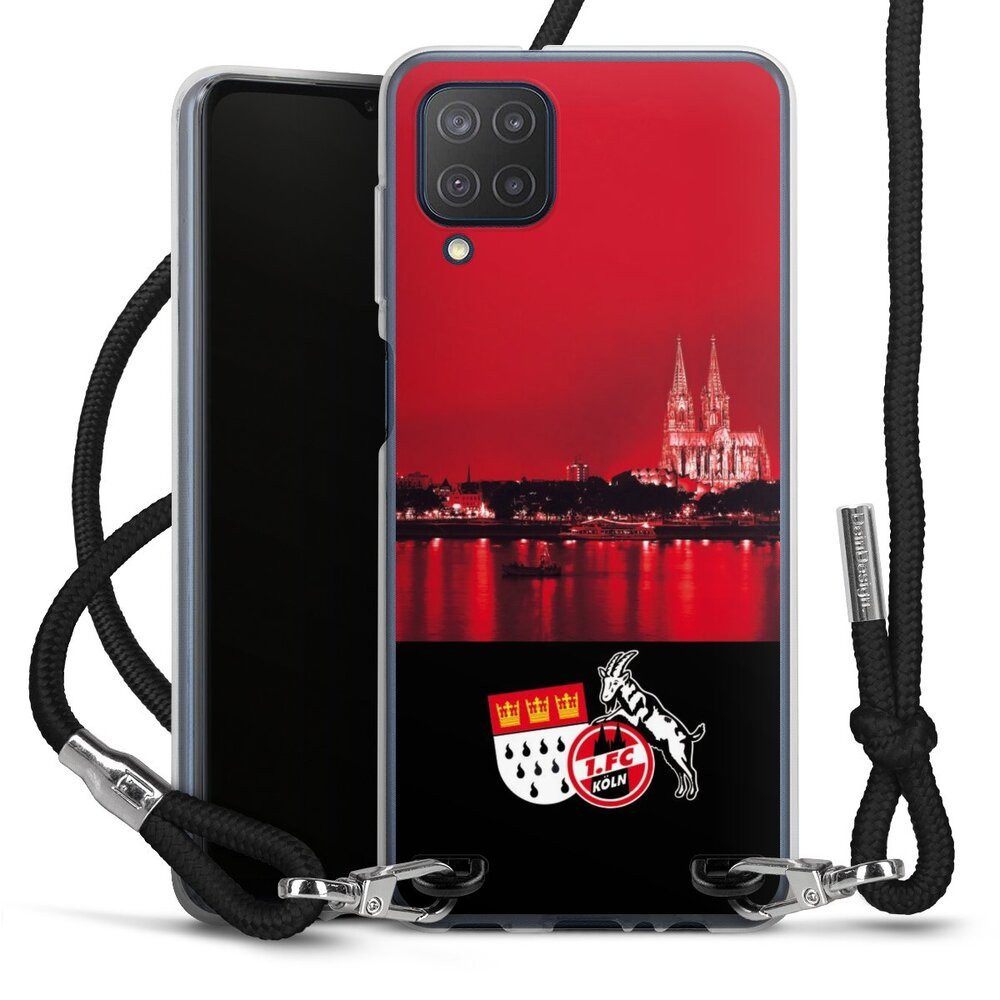 DeinDesign Handyhülle Skyline 1. FC Köln Offizielles Lizenzprodukt Skyline Köln Rot, Samsung Galaxy M12 Handykette Hülle mit Band Case zum Umhängen