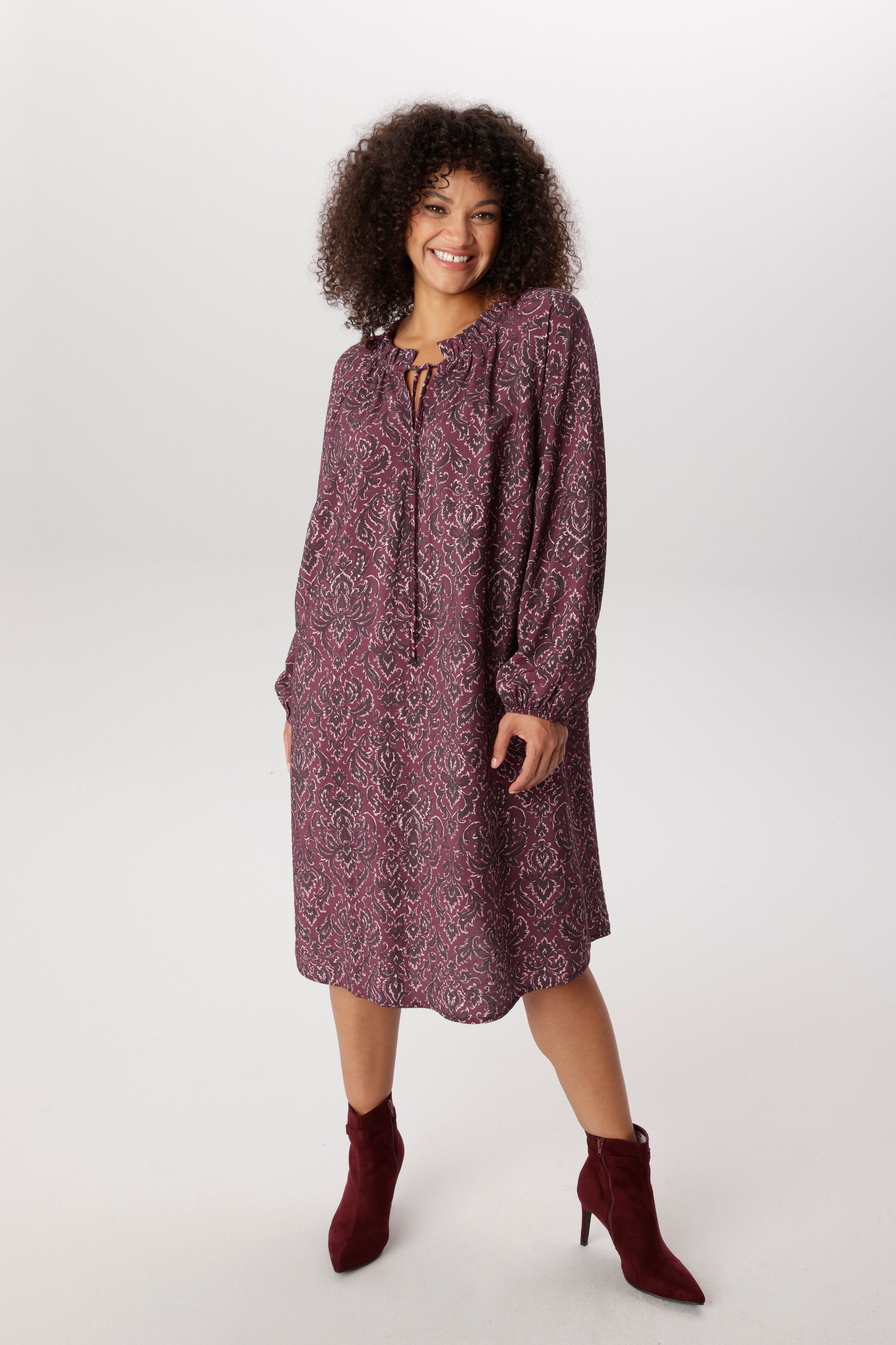 Aniston PLUS Tunikakleid in schönem Paisleydessin - NEUE KOLLEKTION. € 59,99, (€ 59,99 pro 1 Stk).