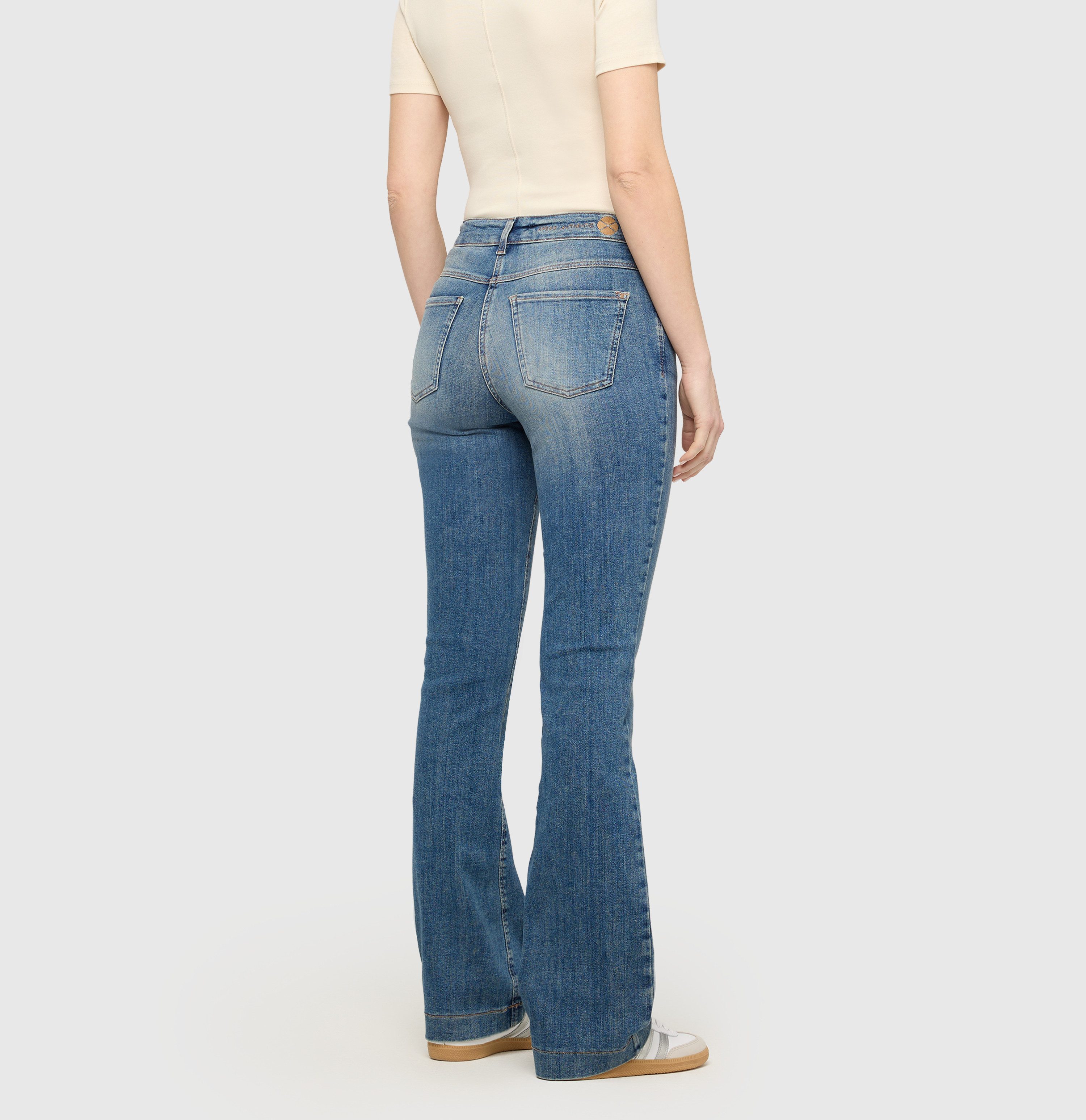 MAC Bootcut-Jeans Dream-Boot Gerade geschnitten mit leicht ausgestelltem Bein