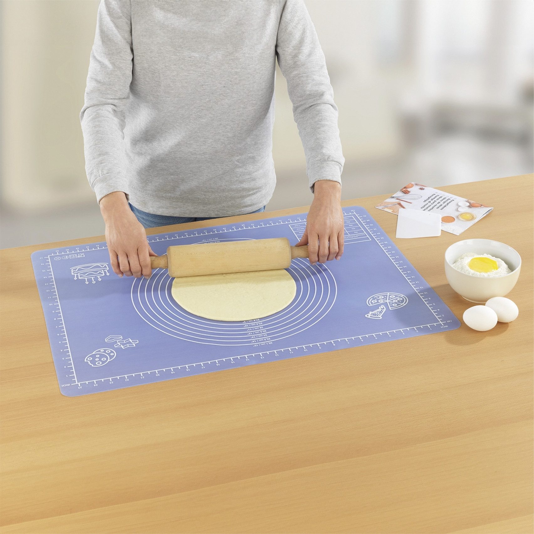 Maximex Backmatte Antihaft, Kunststoff, Papier, Silikon (Set, 3-tlg), Teigunterlage aus rutschfestem Silikon, mit Teigschaber und Rezeptheft
