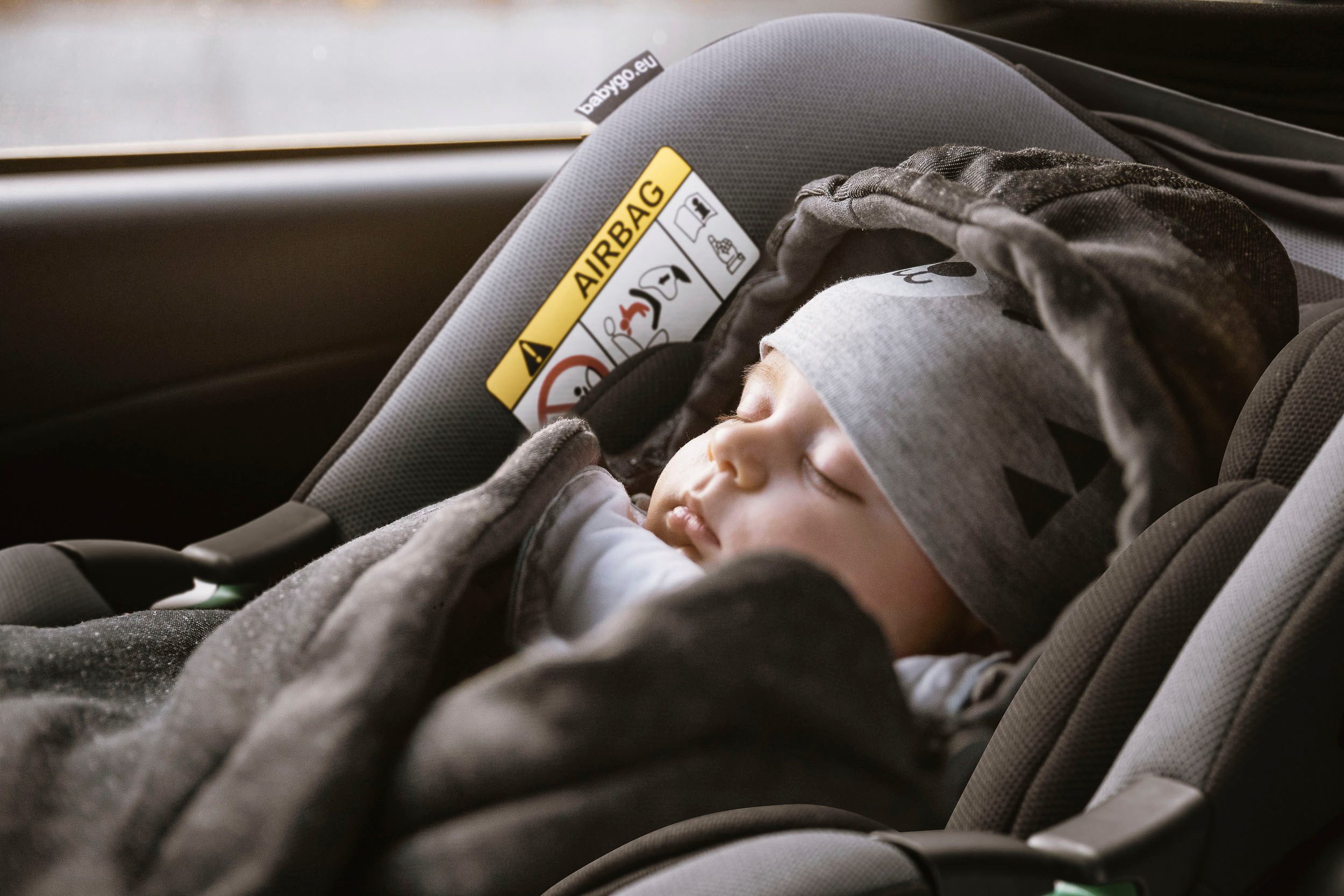 BabyGo Babyschale Travel XP Isize, ab: 40 cm, bis: 87 cm