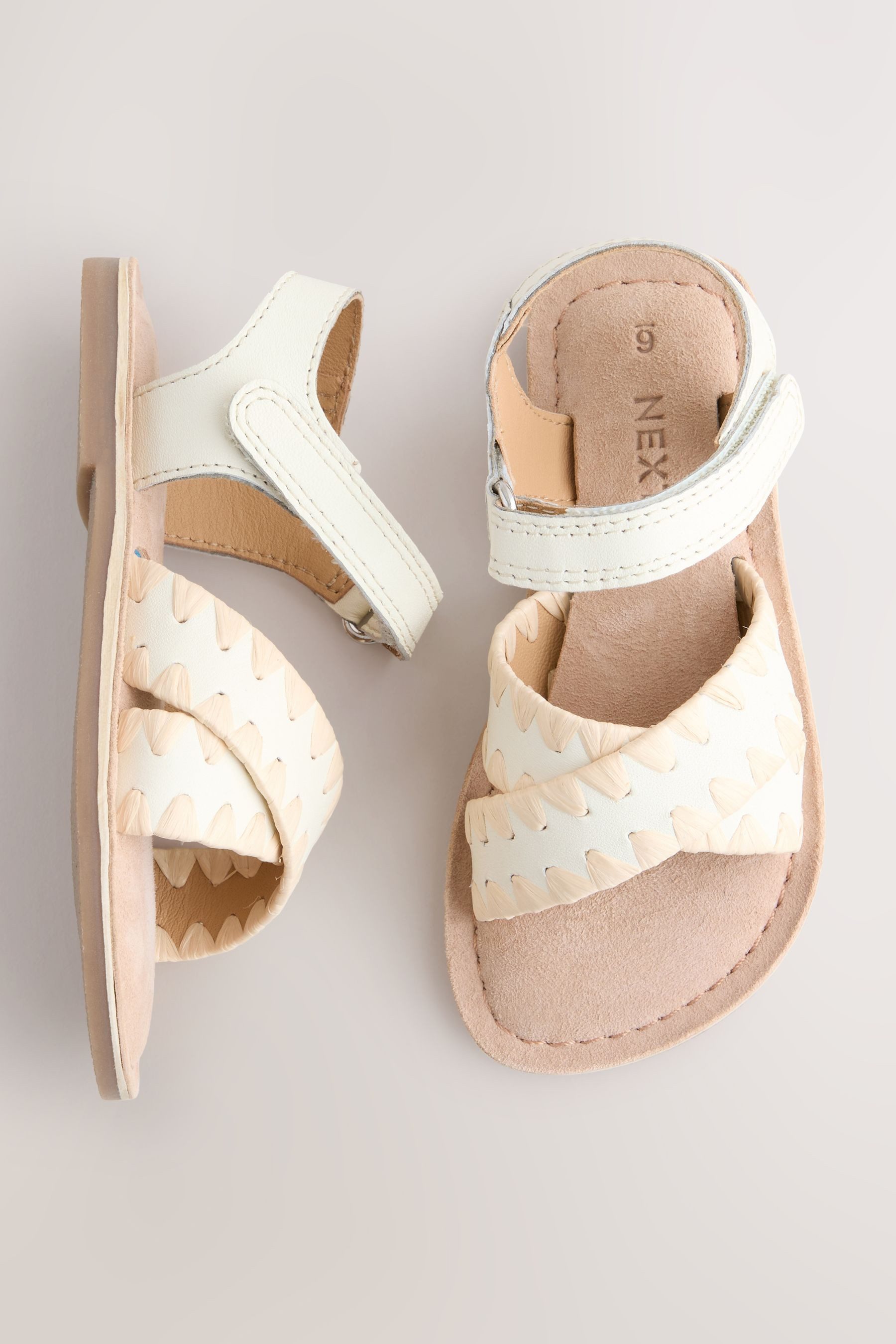 Next Sandalen mit Knöchelriemen und Klettverschluss Sandale (1-tlg)