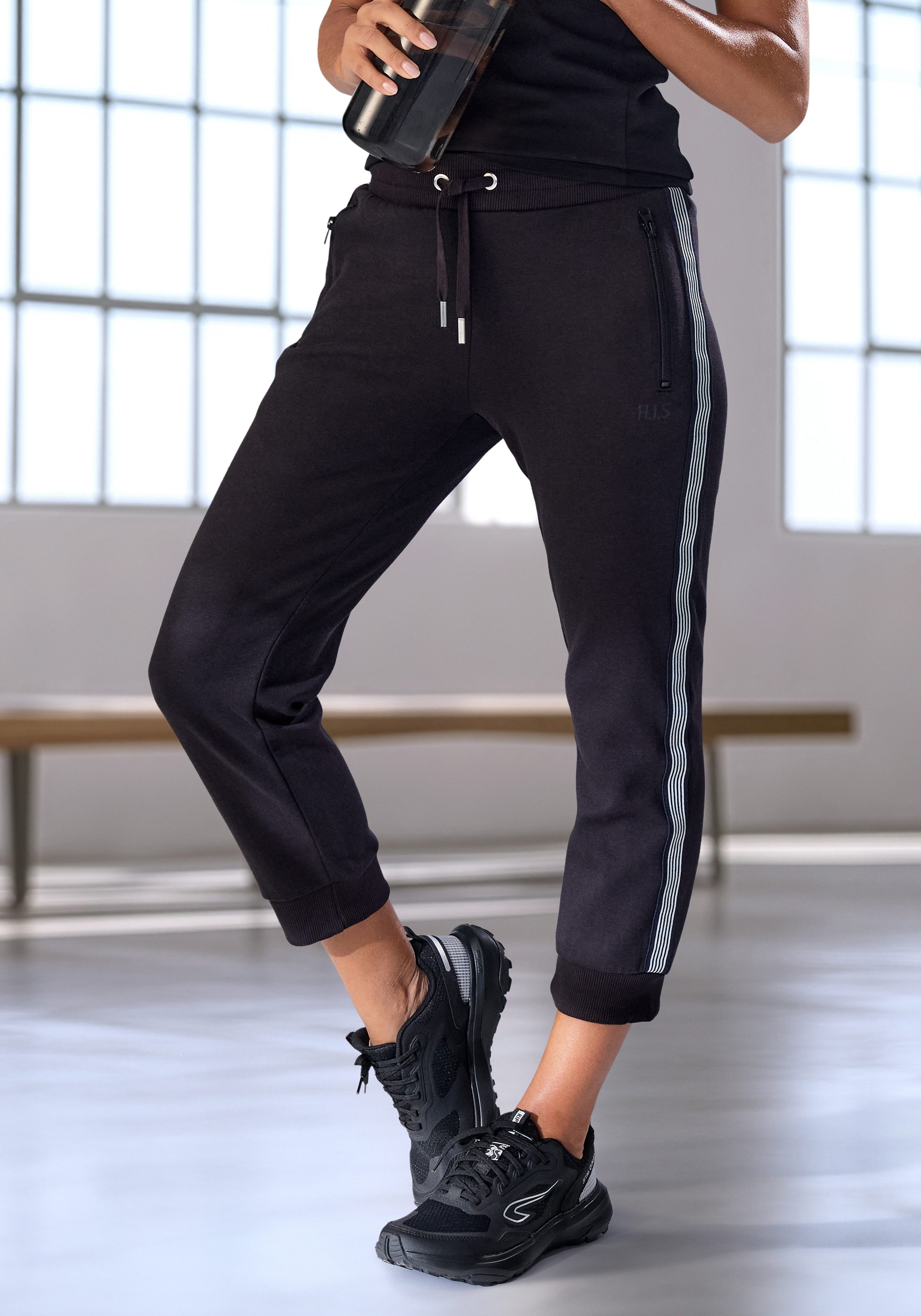 H.I.S Relax-Caprihose mit seitlichen Tapestreifen