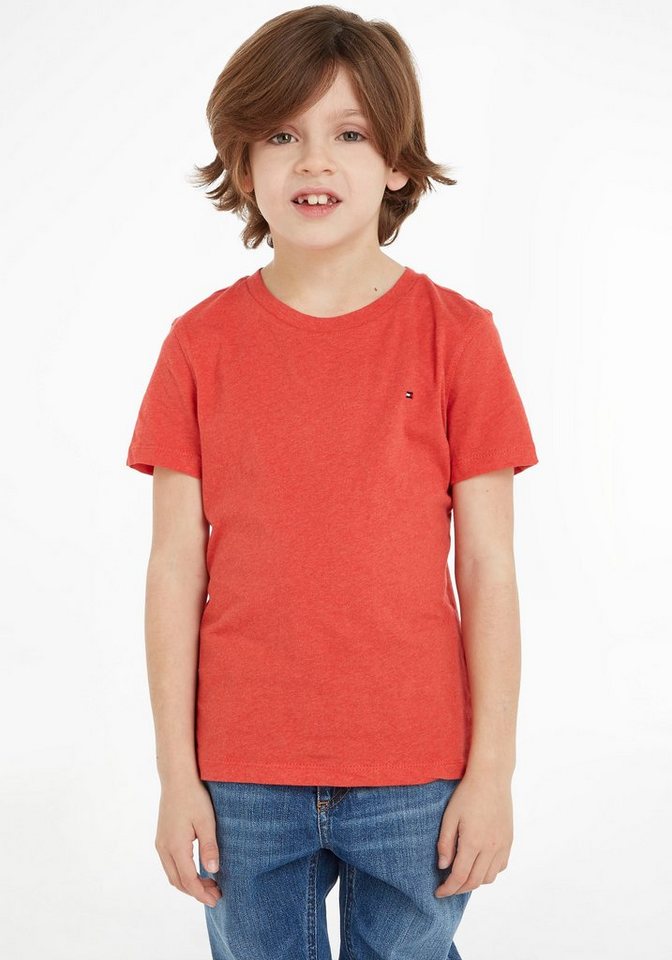 Tommy Hilfiger T-Shirt BOYS BASIC CN KNIT Kinder Kids Junior MiniMe, Mit  farbigem Flaglabel hinten am Ausschnitt und kleiner Bruststickerei
