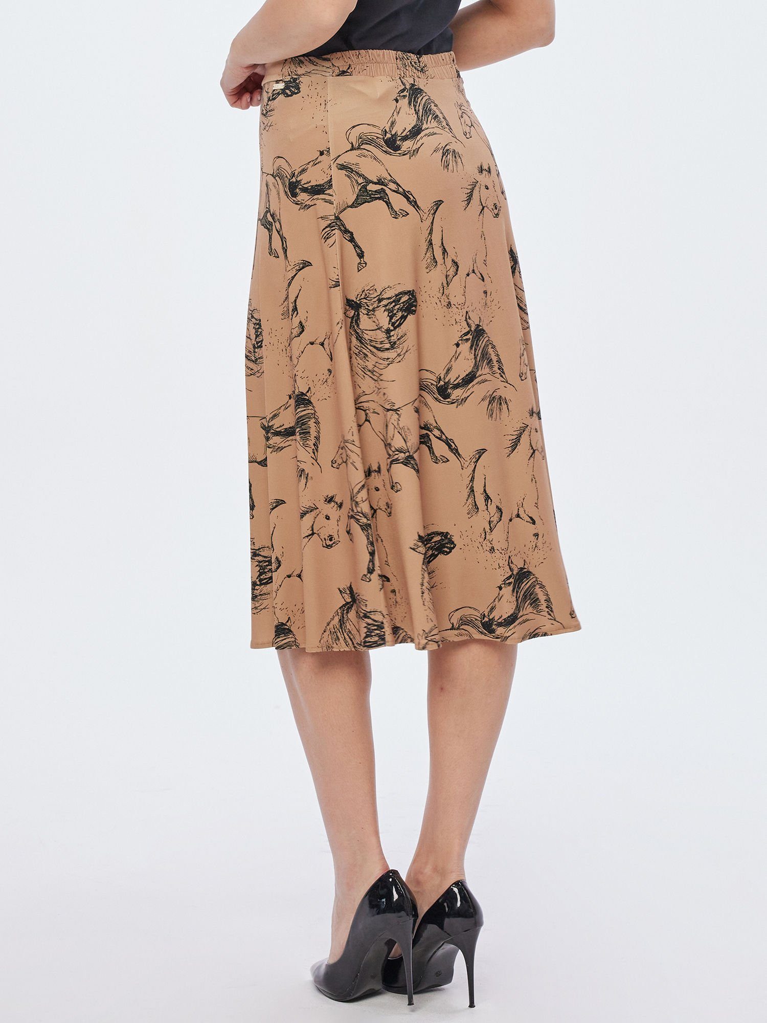 Sarah Kern Plisseerock Bahnenrock figurumspielend mit Pferdedruck