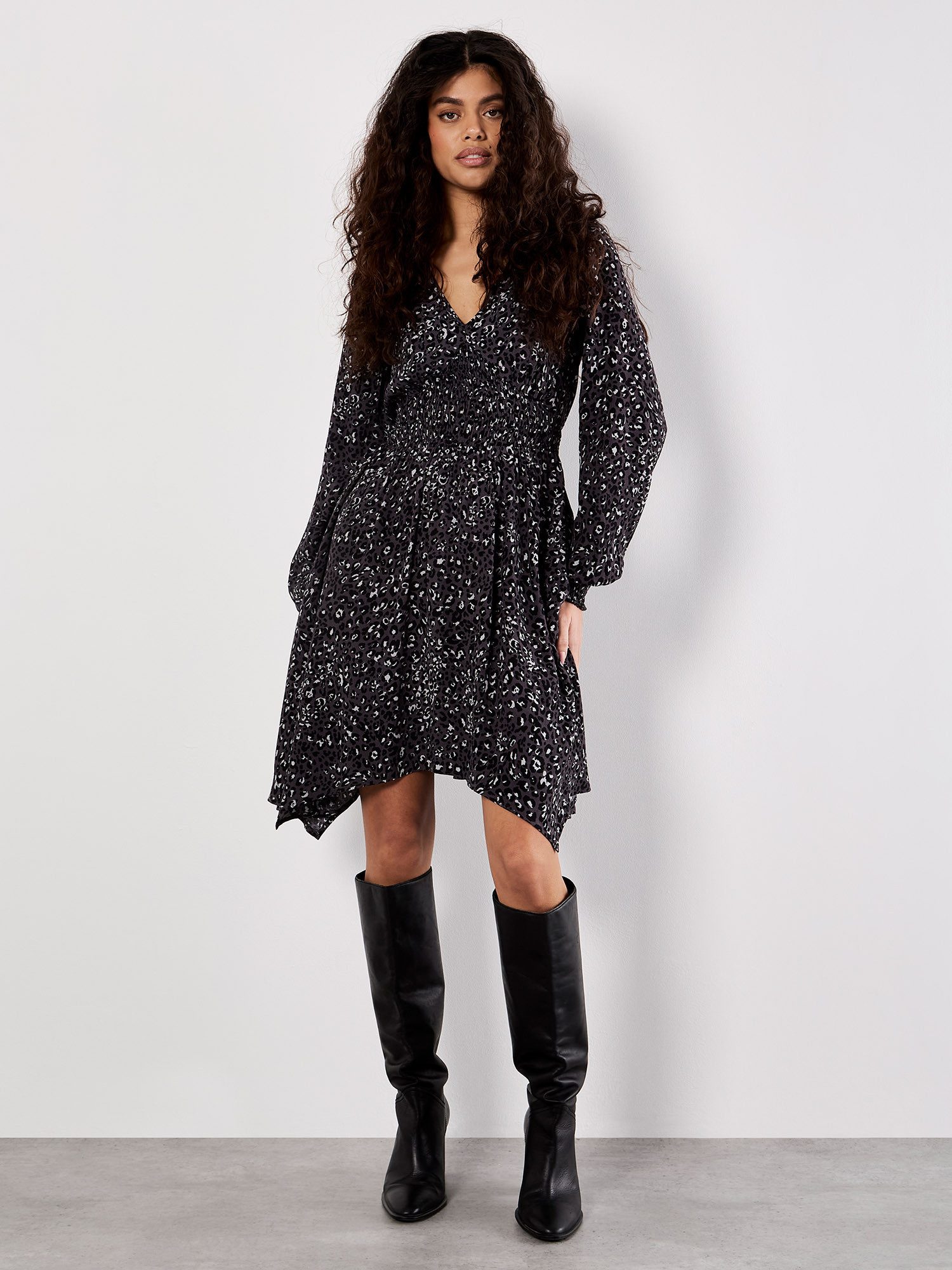 Apricot Minikleid gemustertes Kleid mit Smokdetails günstig online kaufen