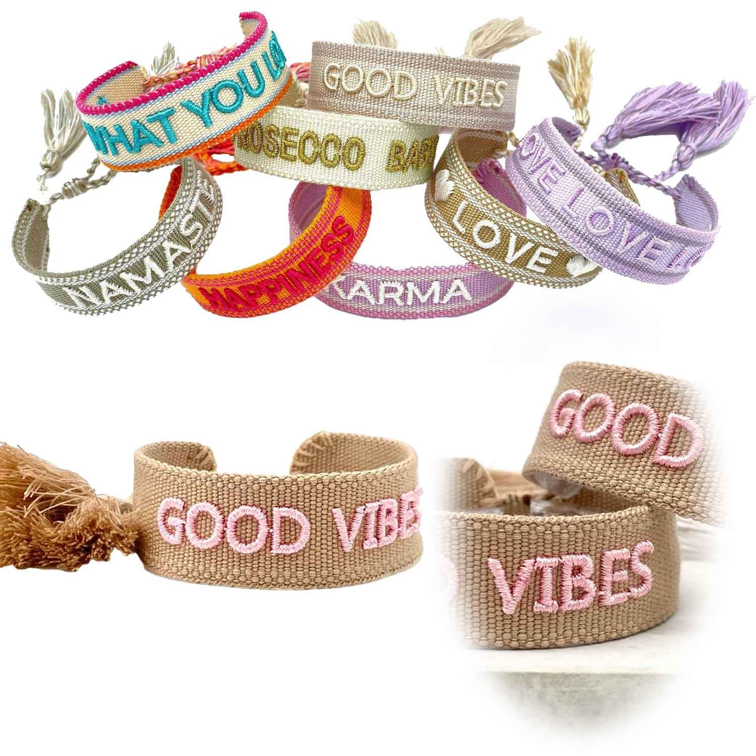 LS-LebenStil Armband Canvas Statement Armband Good Vibes Braun Taupe Rose Quasten bestickt (Baumwollarmband Webarmband Armbandliebe Freundschaftsarmband Freundschaftsband Partnerarmband, 1-tlg., textil geflochten gewebt - hochwertiger gestickter Spruch), perfekt als Serviettenring – personalisiert auch für Hochzeiten usw