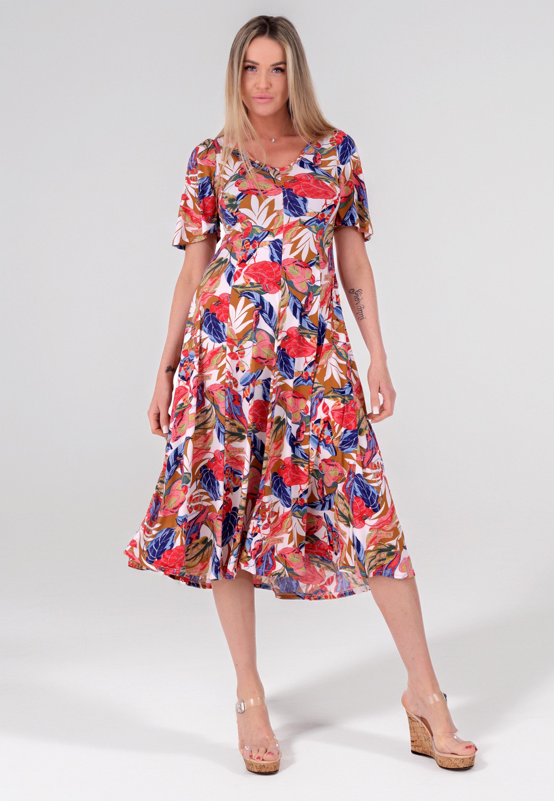 Sommerkleid mit Rückenausschnitt und lebendigem Muster