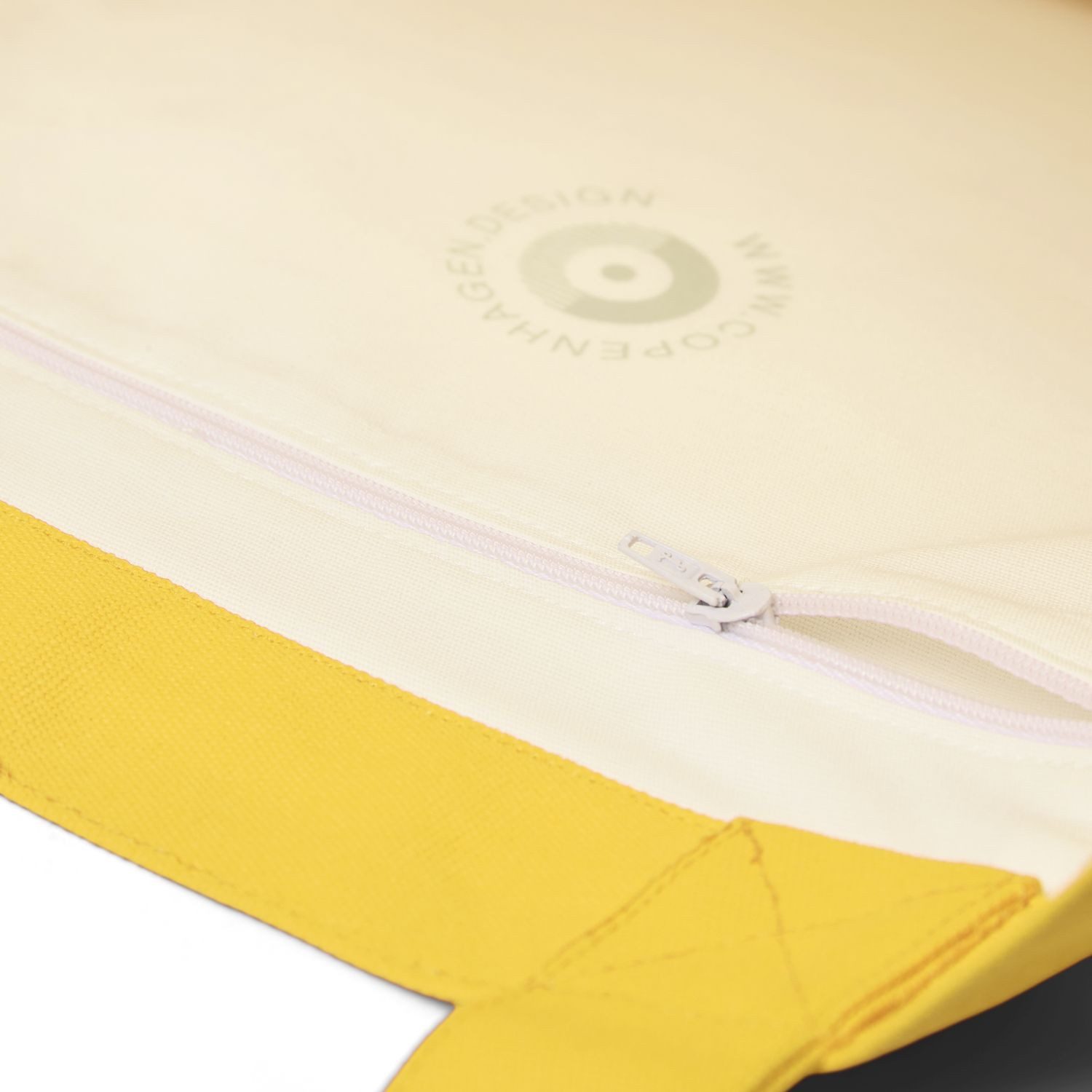Pantone Universe Tragetasche Strandtasche Yellow 012