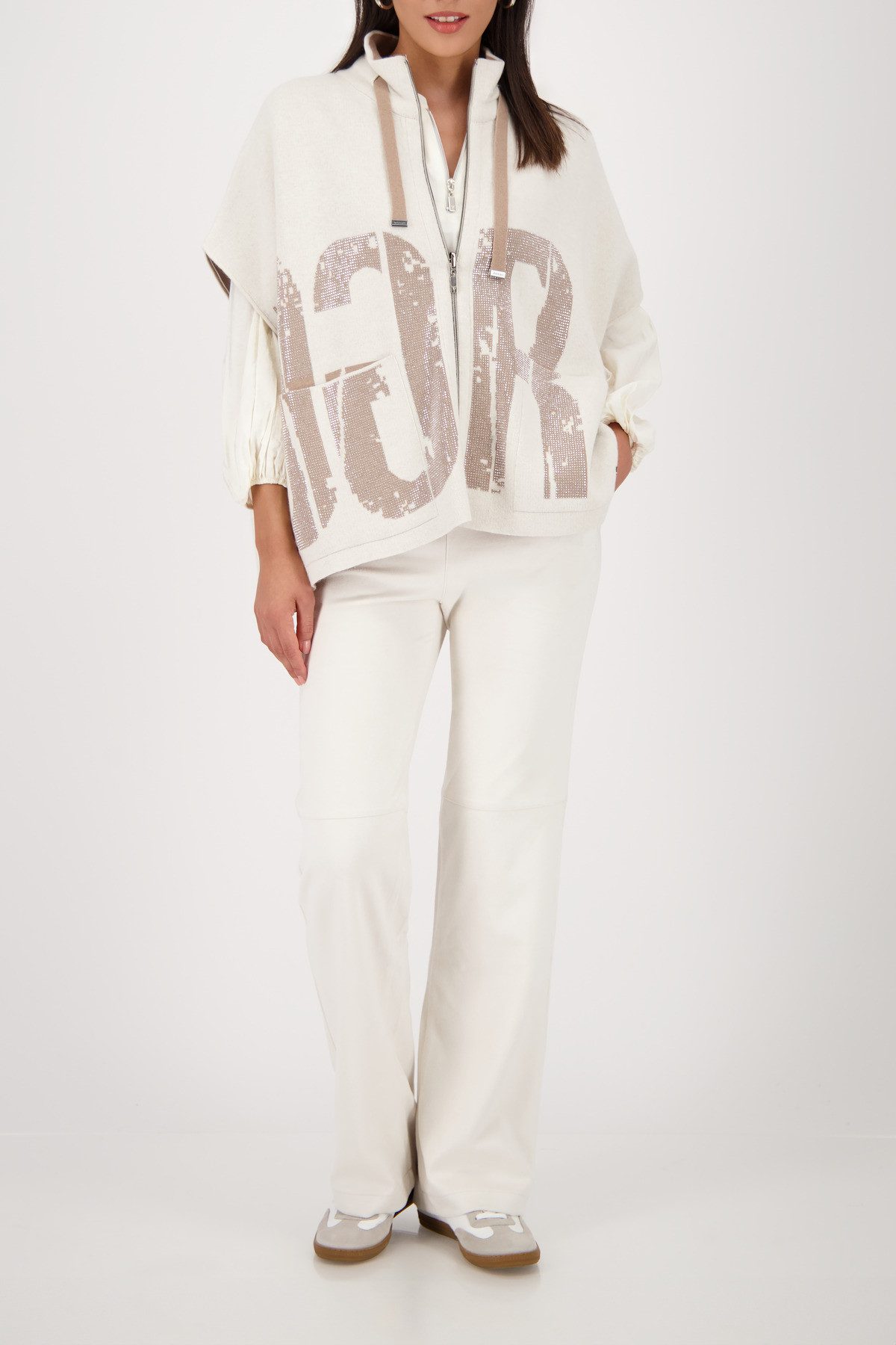 Monari Strickcape Jacke Strickcape Schrift Oversize fit mit Rundhalsausschnitt mit Stehkragen