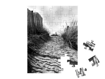 puzzleYOU Puzzle Sandweg zum Strand, schwarz-weiß, 48 Puzzleteile, puzzleYOU-Kollektionen Fotokunst