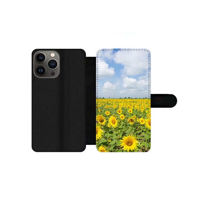 MuchoWow Handyhülle Sonnenblumen - Blumen - Wolken - Natur - Gelb - Landschaft Handyhülle Telefonhülle Apple iPhone 13 Pro