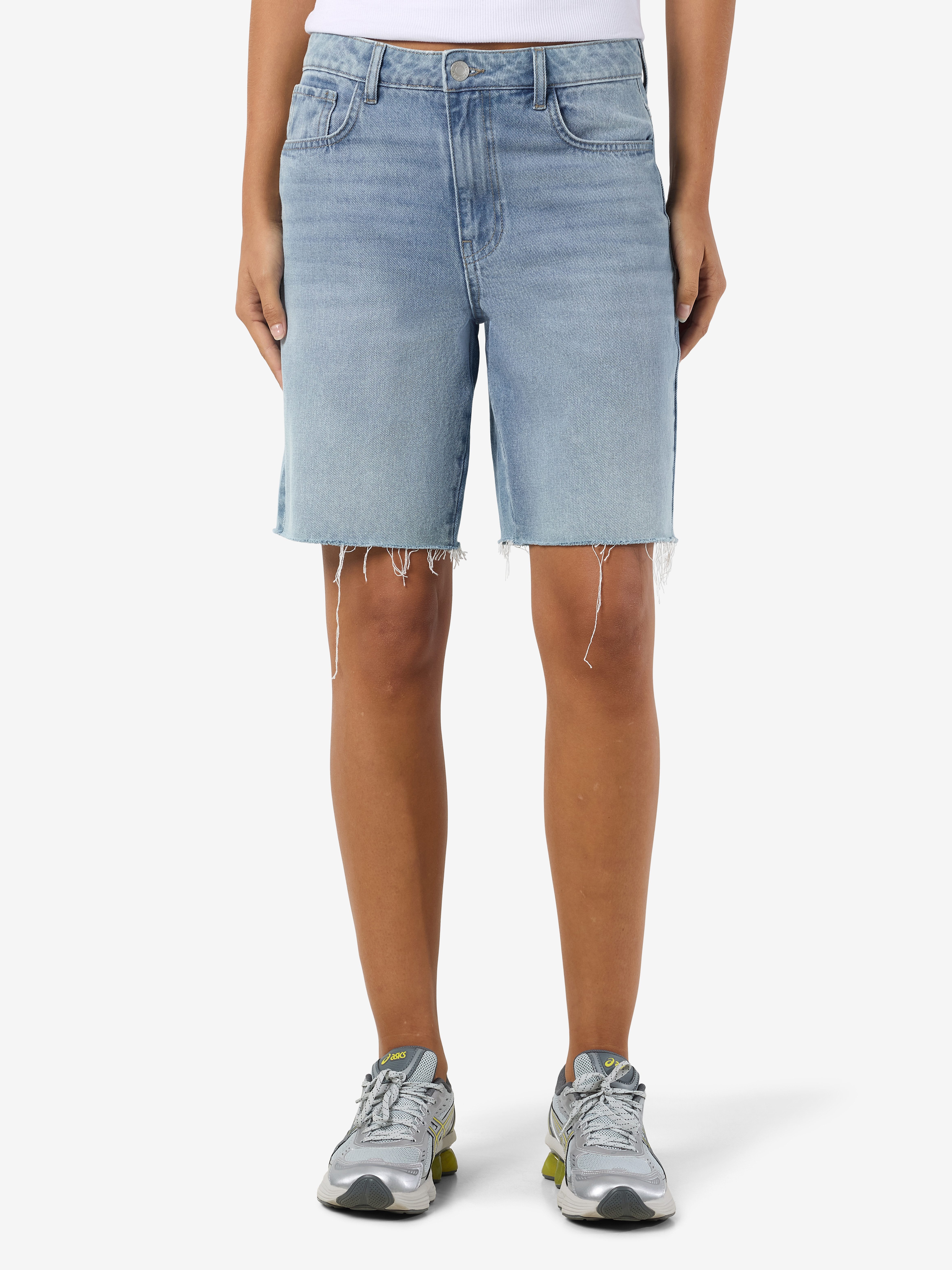 Noisy may Jeansshorts NMHOLLA NW LOOSE SHORT AZ425LB NOOS modisch offene Säume