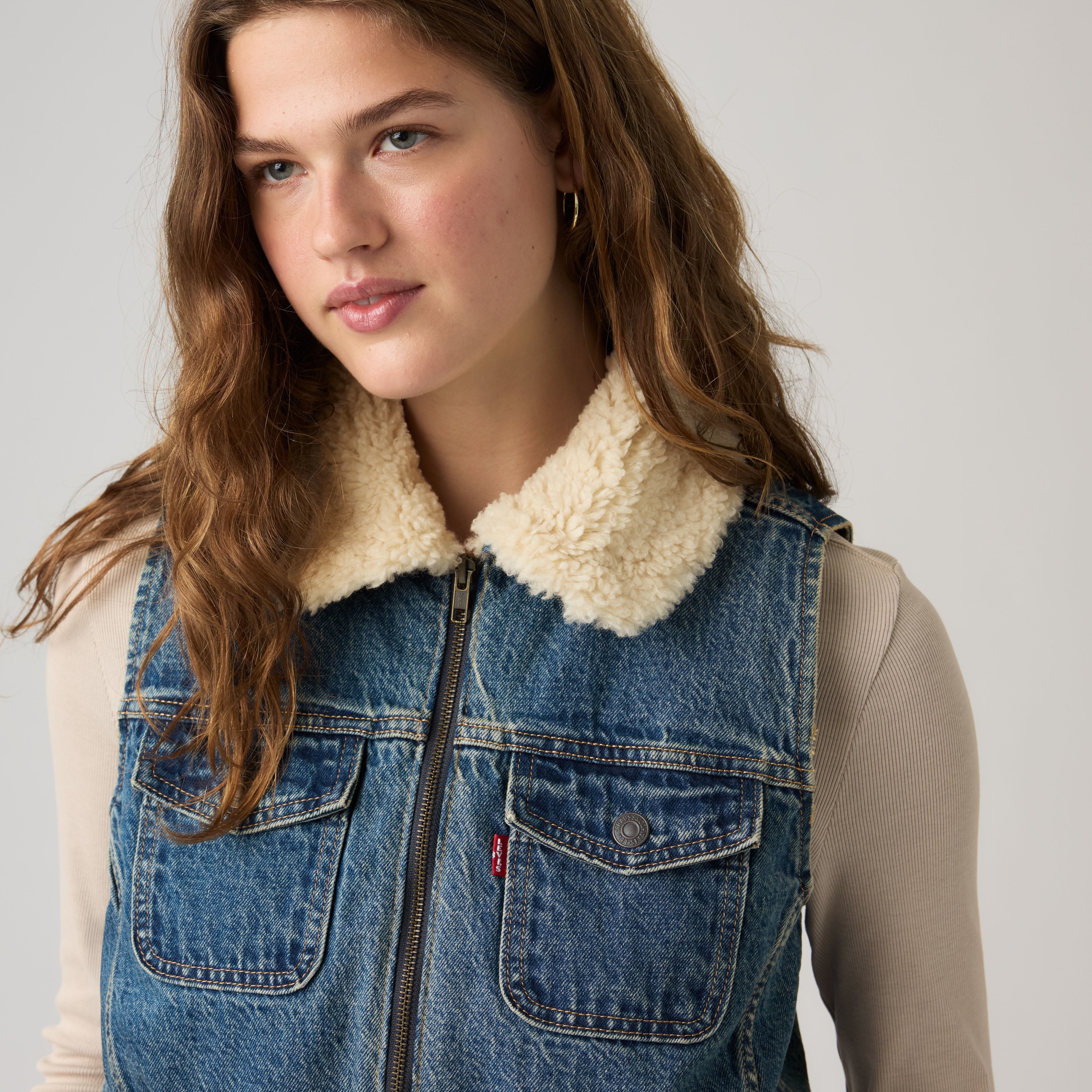 Levi's® Jeansweste TINY SHERPA VEST mit Plüschkragen