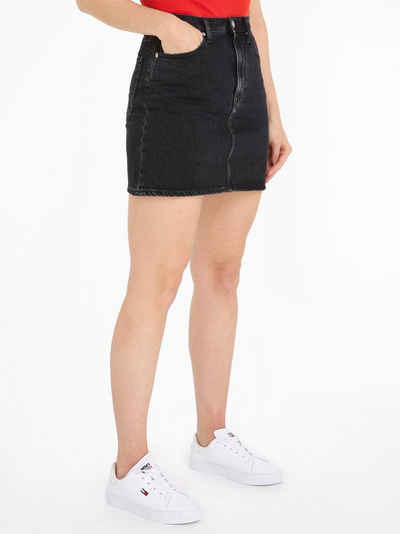 Tommy Jeans Jeansrock MOM UH SKIRT CG4181 mit Logostickerei