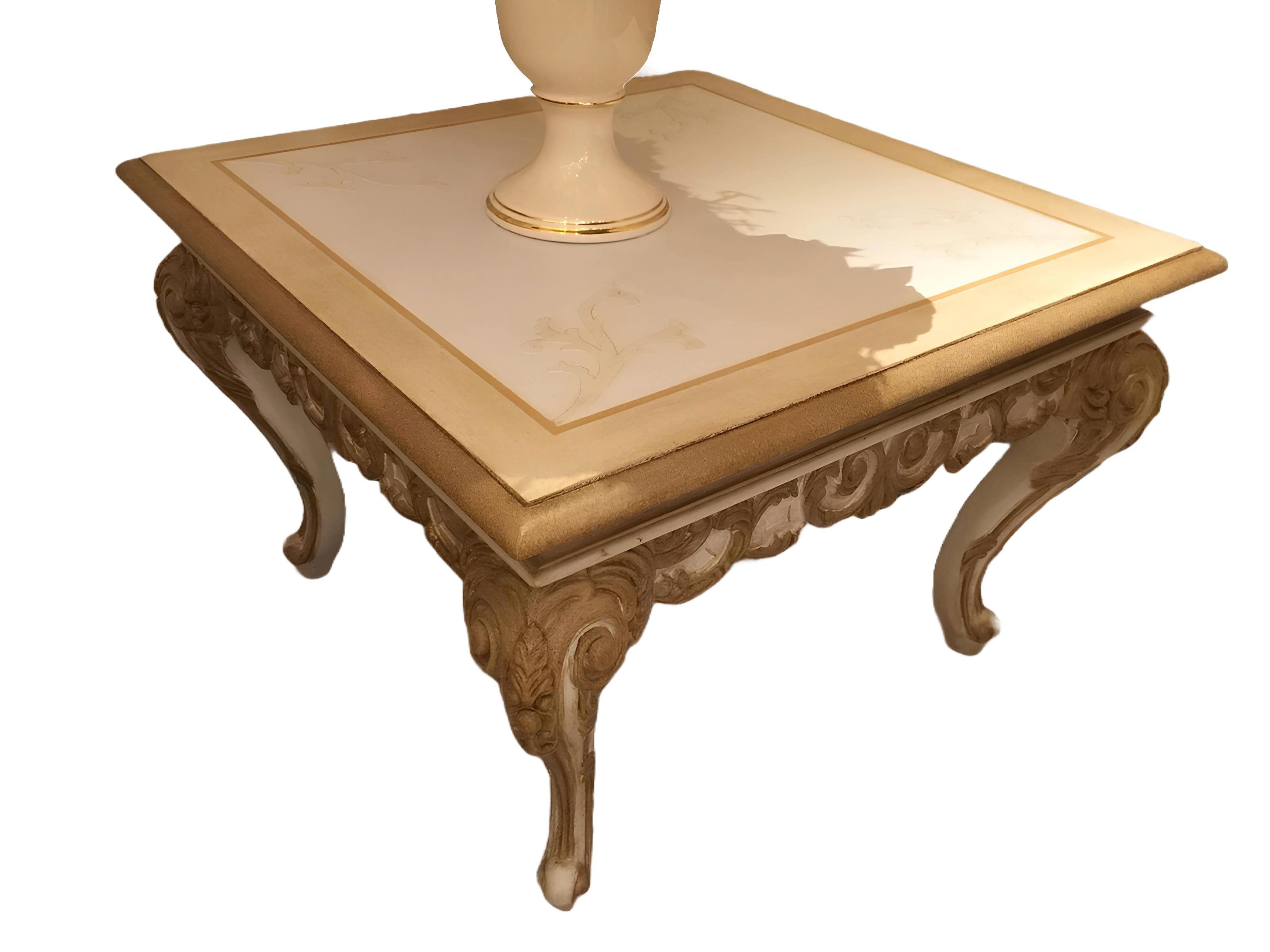 Xlmoebel Beistelltisch Antiker Holztisch im nostalgischen Design für gemütliches Ambiente (Beistelltisch), Hergestellt in Europa