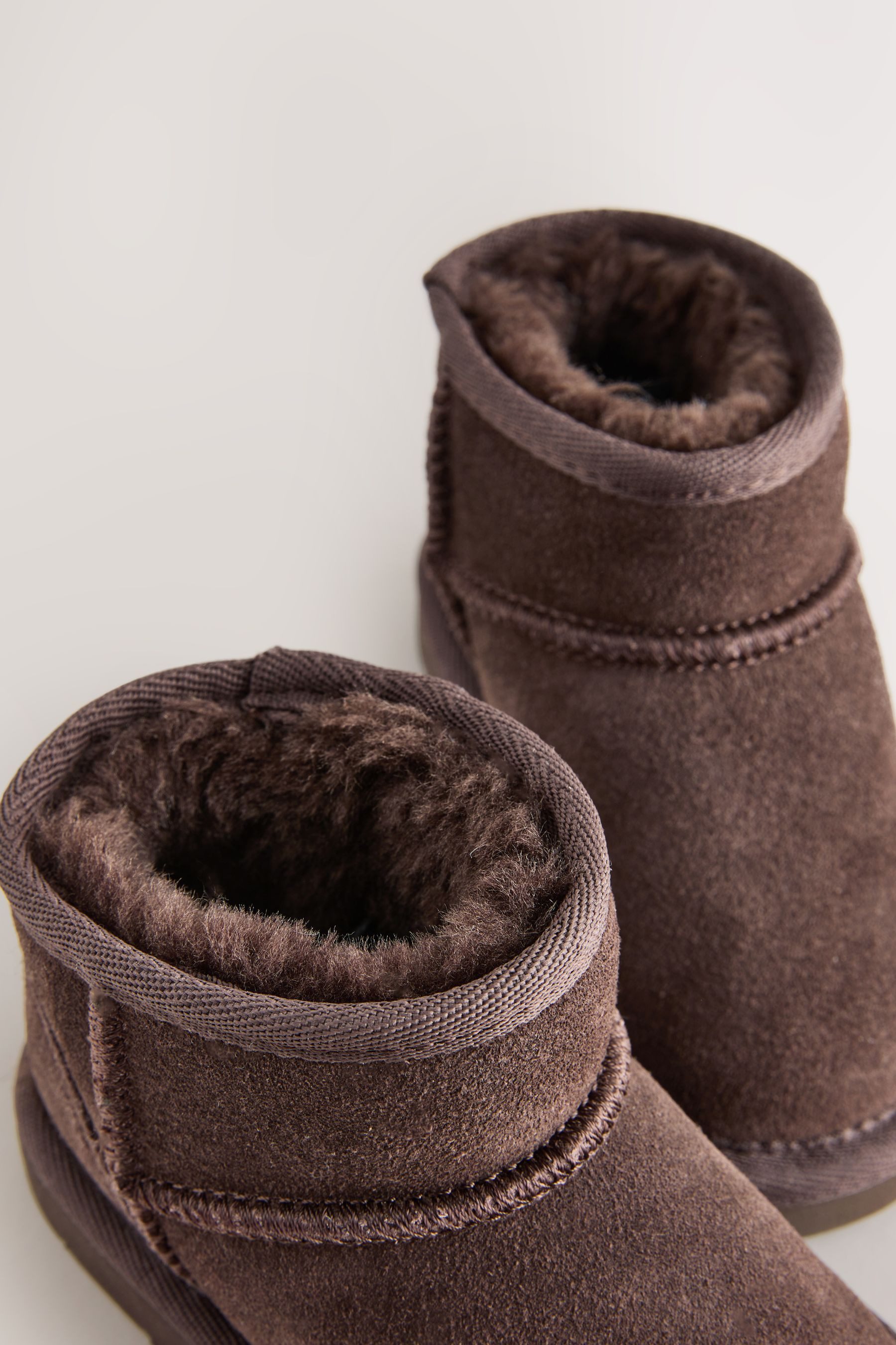 Next Wasserabweisende Schlupfstiefel aus Veloursleder Babystiefel – Bild 3 von 5