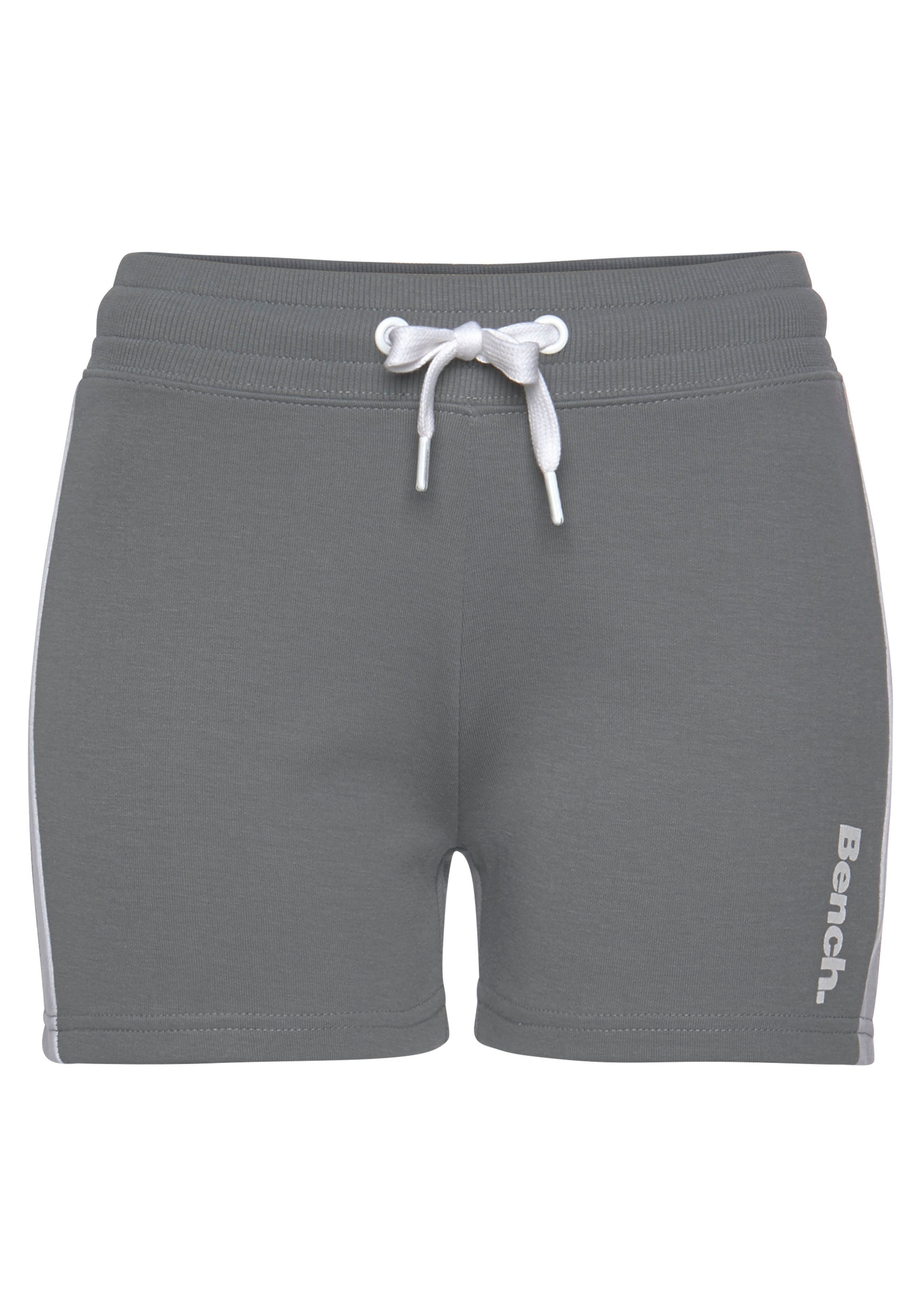 Bench. Loungewear Relaxshorts mit Seitenstreifen, Loungewear