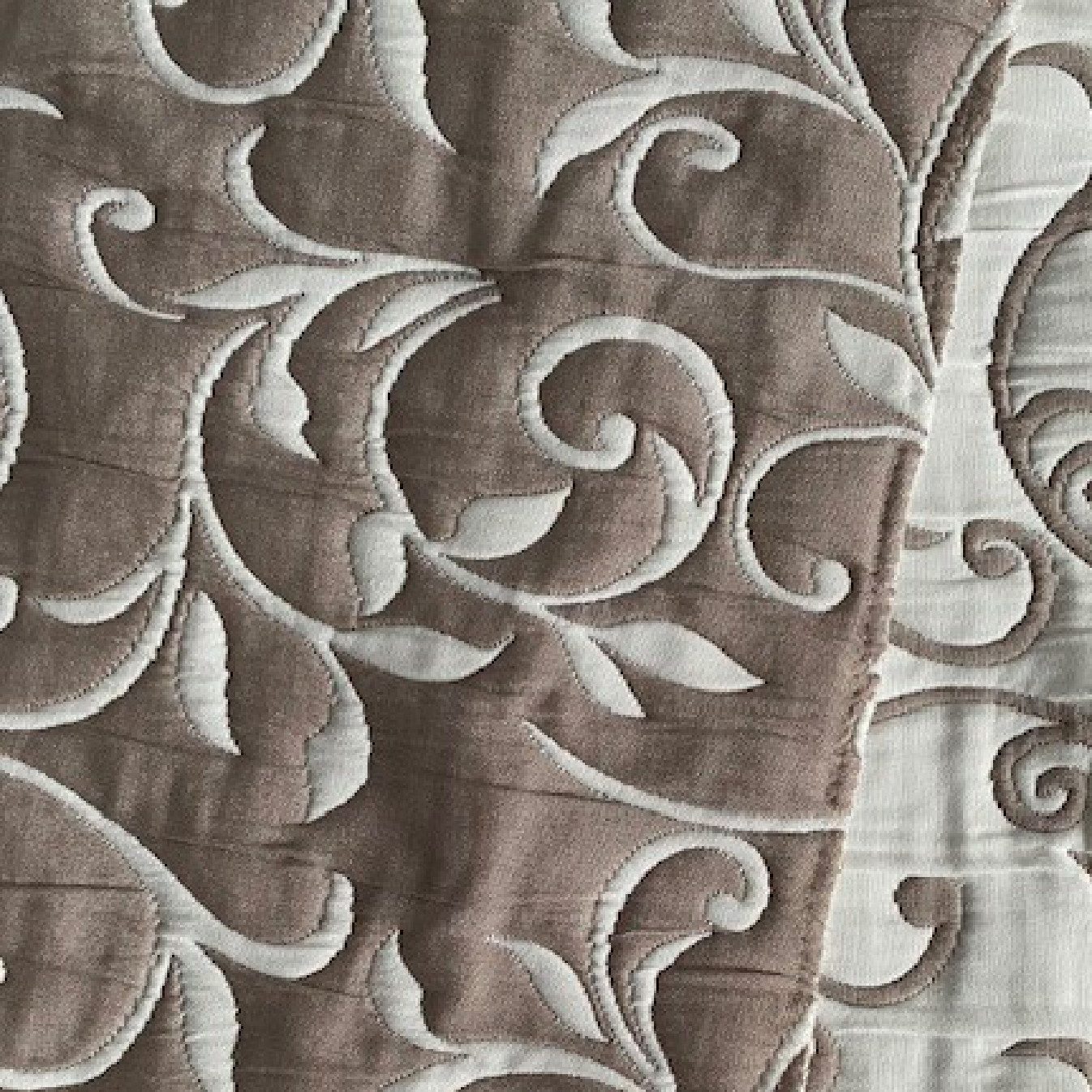 Delindo Lifestyle Tagesdecke Ornamente, Bettüberwurf für Doppelbett, gesteppt, 220x240 cm