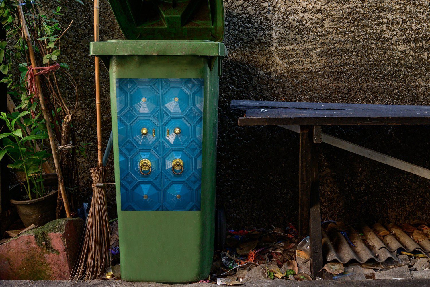 Tür mit Sticker, Mülleimer-aufkleber, Wandsticker Mülltonne, Abfalbehälter MuchoWow Goldverzierung (1 St), Blaue Container,