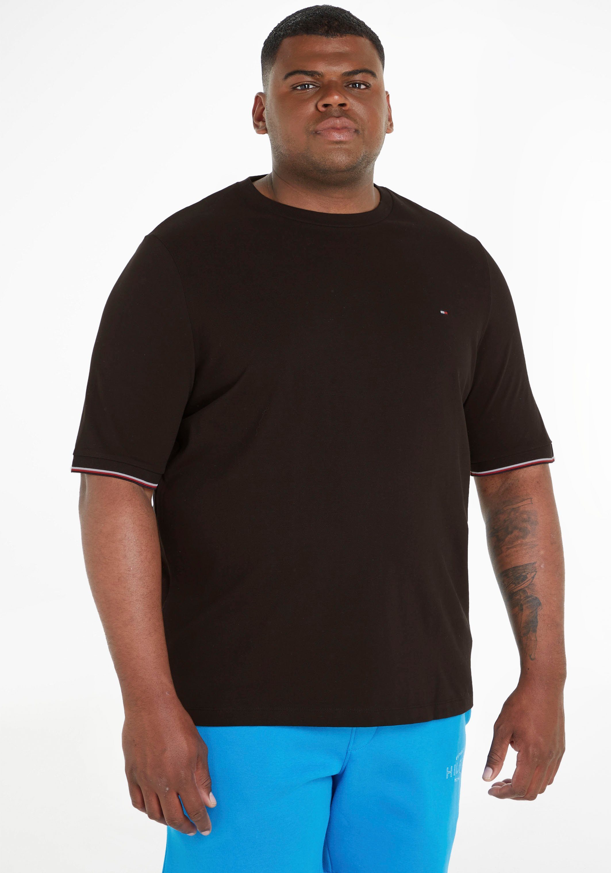 Tommy Hilfiger Big & Tall T-Shirt (1-tlg) mit Markenstreifen auch innen am Ausschnitt schwarz