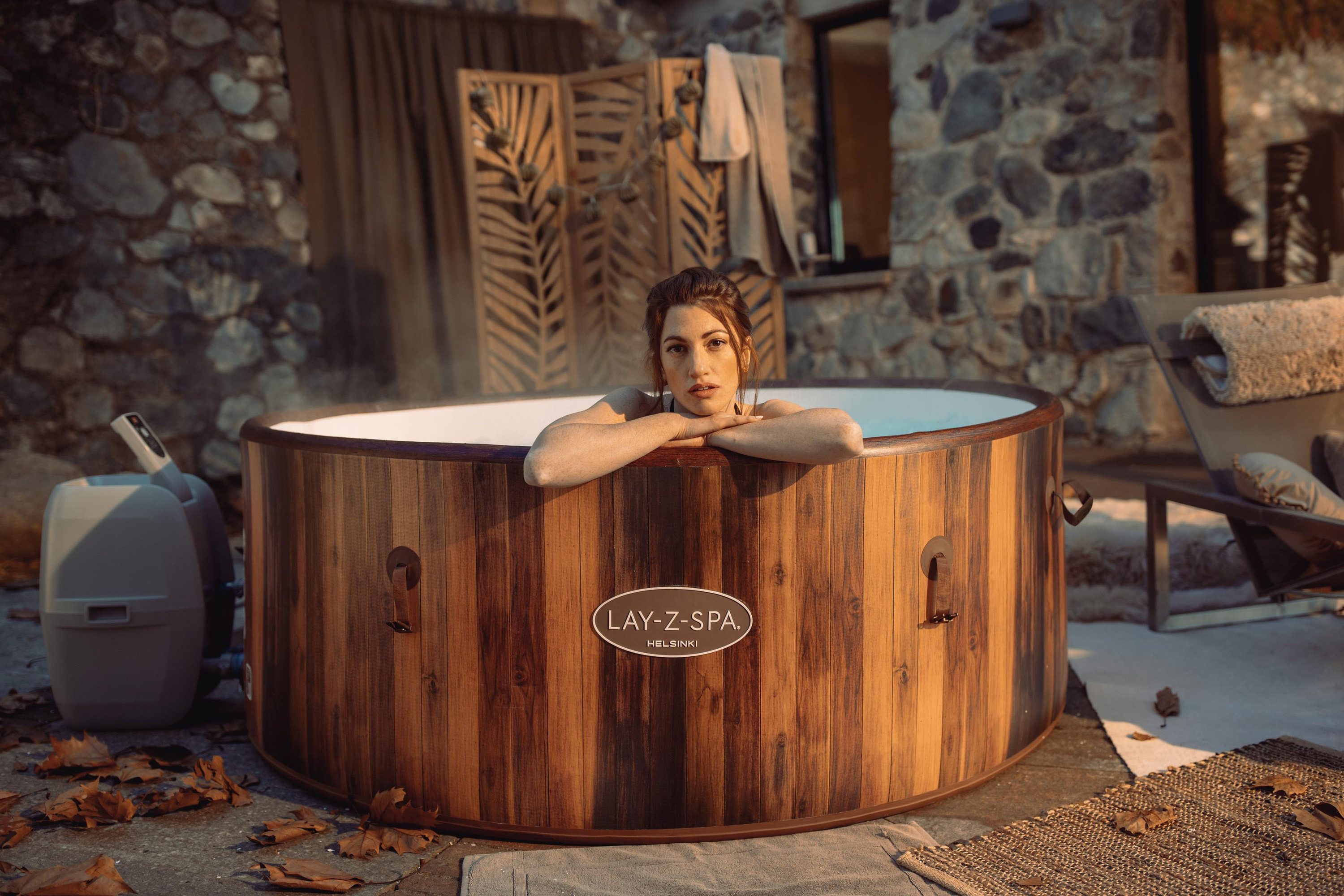 Bestway Whirlpool LAY-Z-SPA® Helsinki AirJet Plus™, (Set, Inkl. App-Steuerung, für max. 7 Personen), Ø 180 x 66 cm