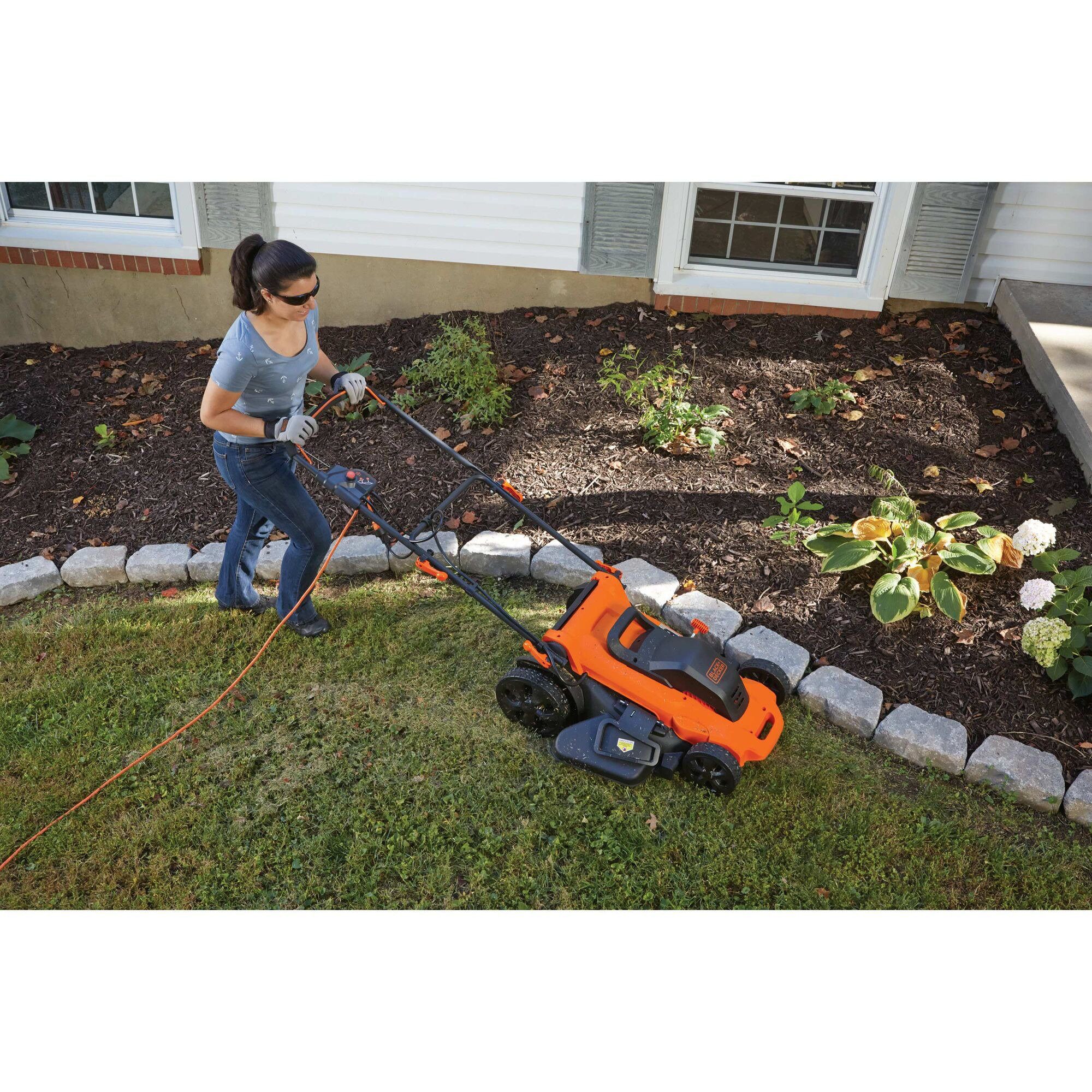 Black + Decker Elektrorasenmäher BLACK+DECKER Rasenmäher LM2000, (2.000 Watt, 48 cm Schnittbreite, (2.000 Watt, 3-in-1 Funktionalität)