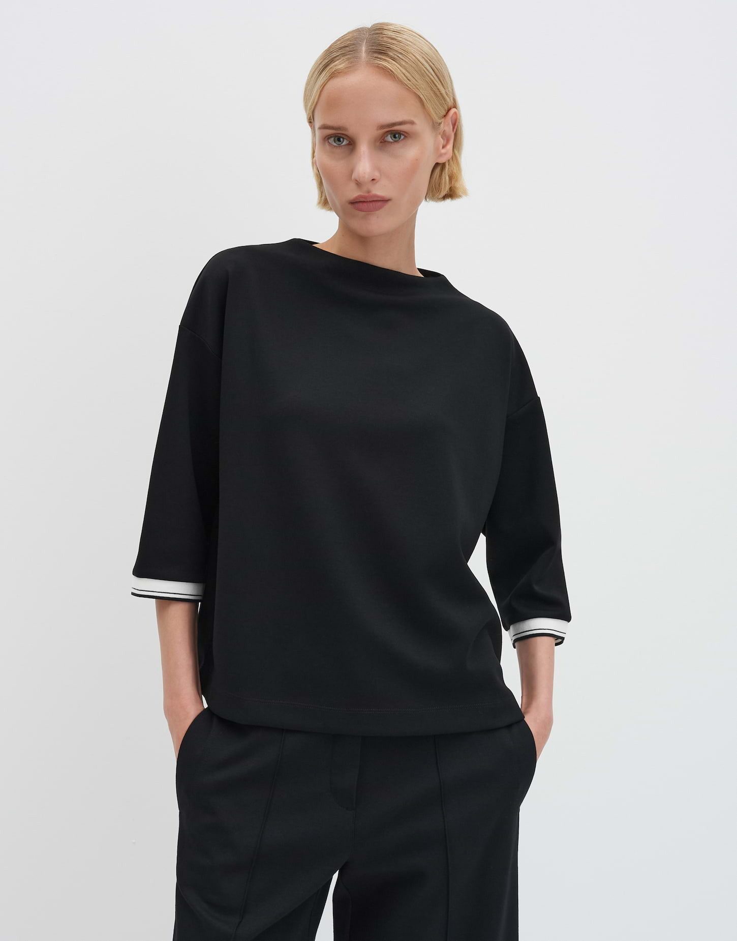 someday Sweatshirt UTALBA DETAIL Regular aus Viskose Mix gerader Schnitt, lockere Passform, farblich abgesetzte Rippbündchen