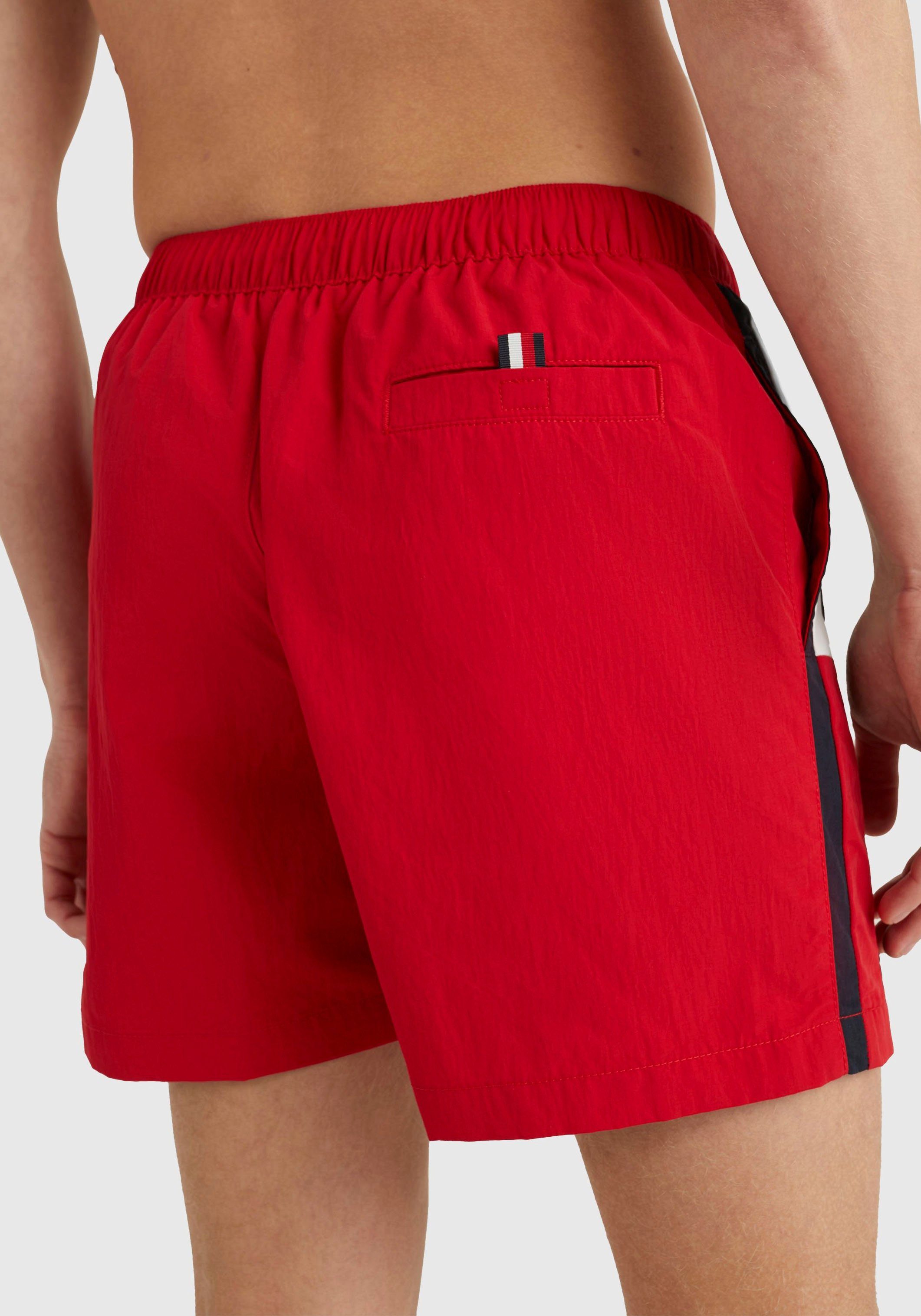 Tommy Markenlabel Swimwear mit MEDIUM DRAWSTRING SF Badeshorts Primary-Red Tommy Hilfiger Hilfiger