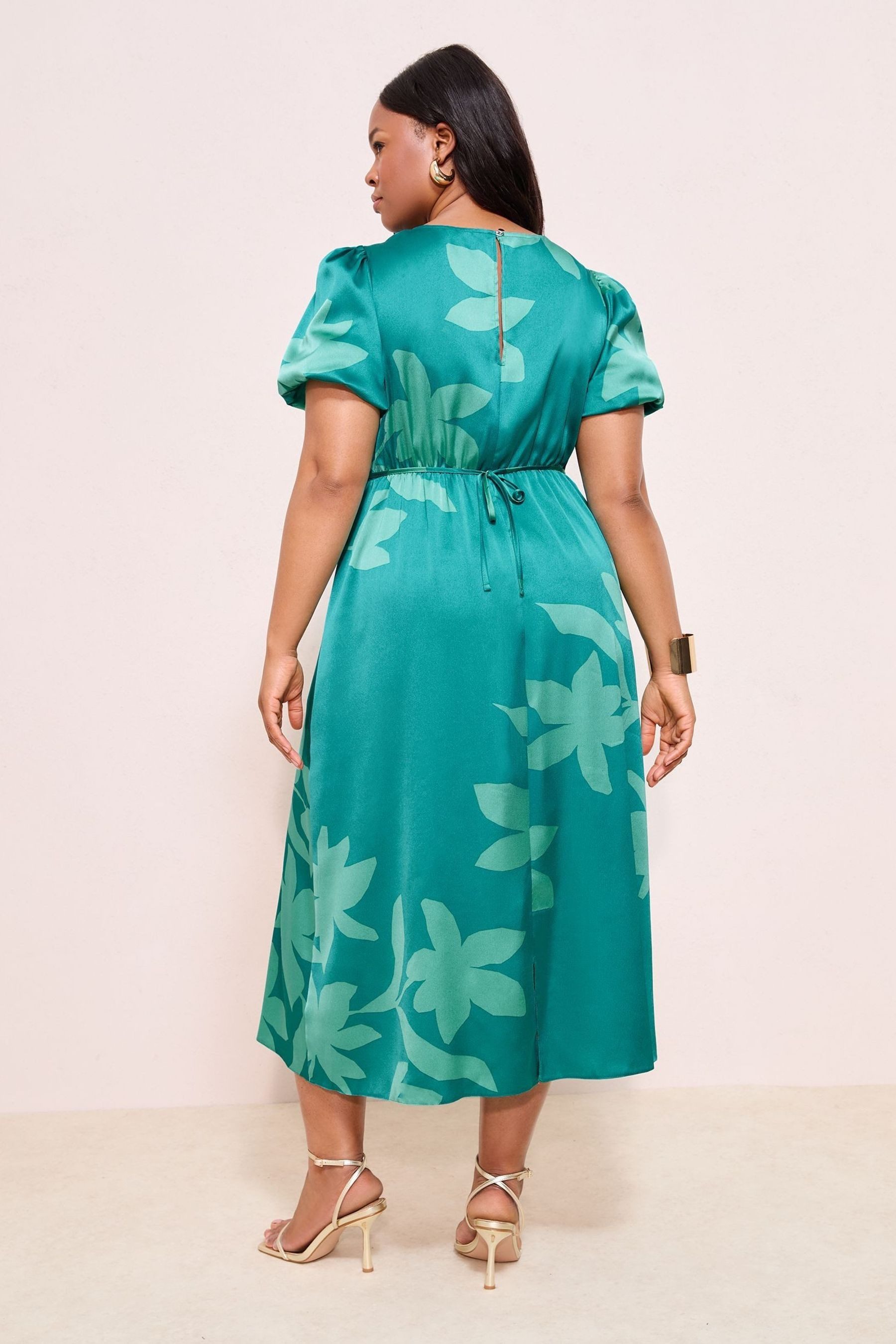 Friends Like These Midikleid Friends Like These Midikleid aus Satin, Curve günstig online kaufen