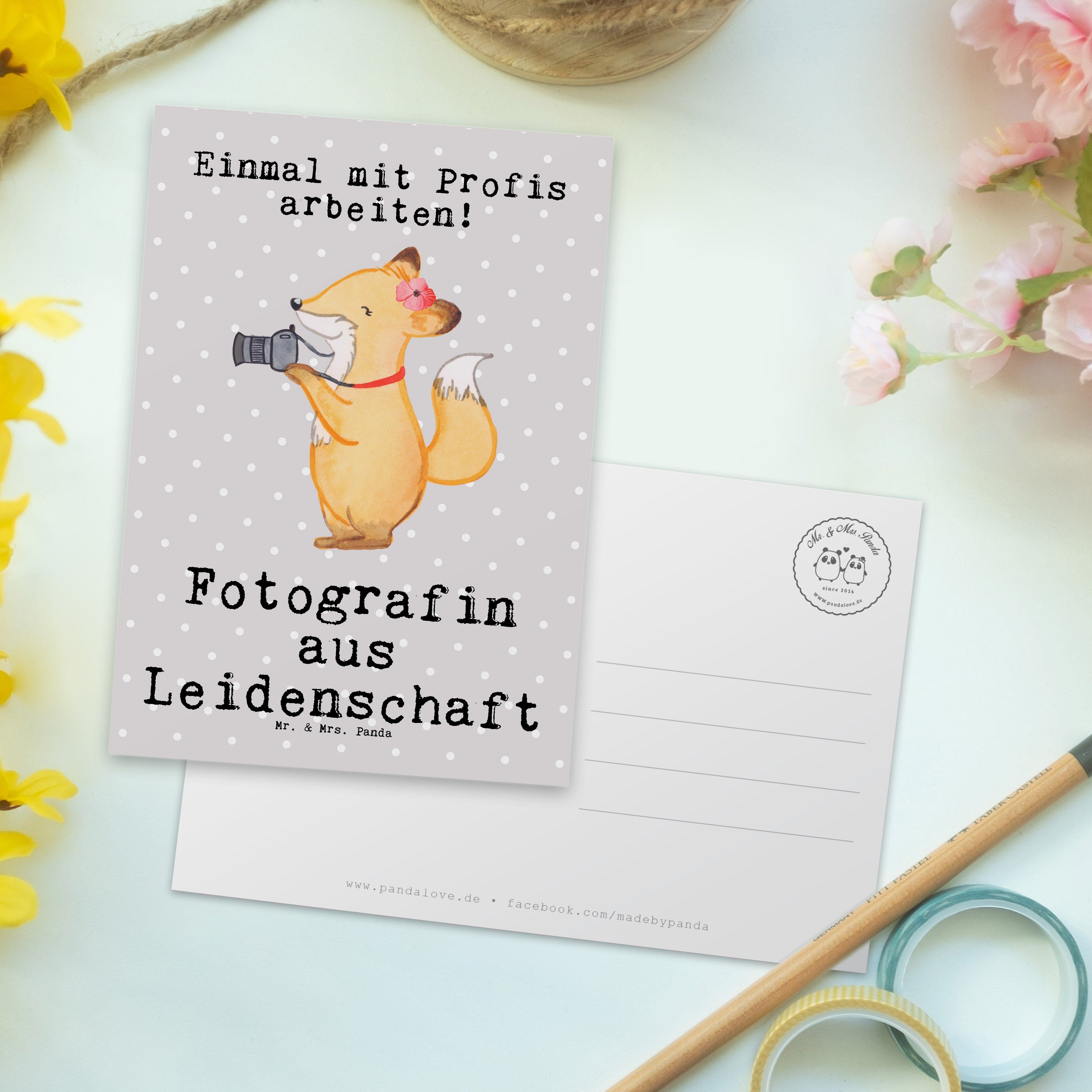 Mr. & Mrs. Panda Hochzeitsfotog Geschenk, Grau Leidenschaft aus Pastell - Fotografin - Postkarte