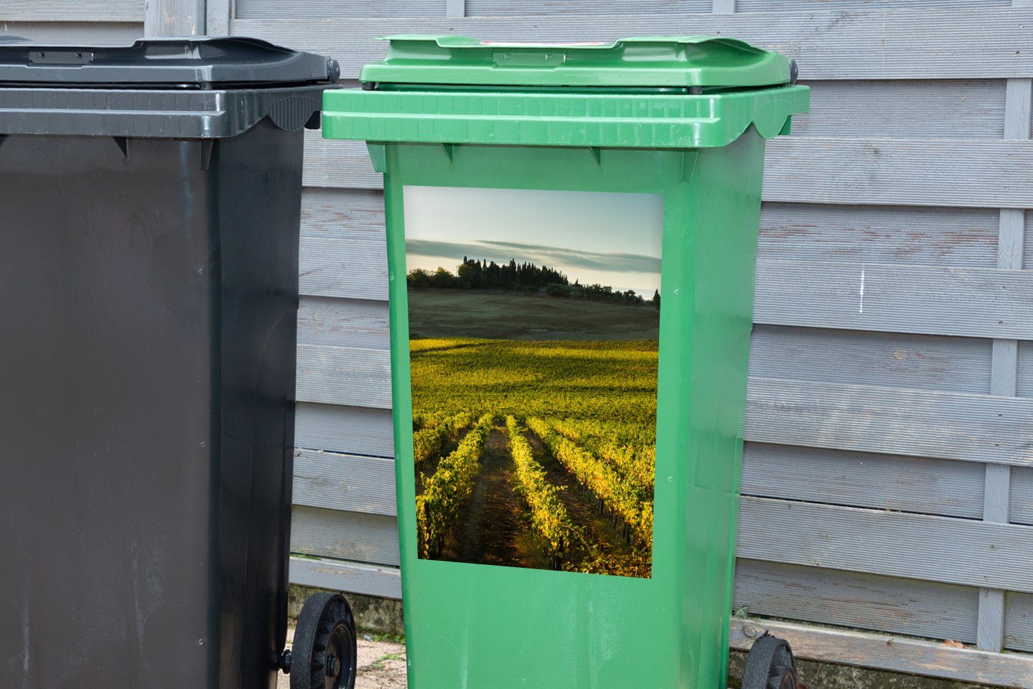 Toskana Container, Mülltonne, Mülleimer-aufkleber, Wandsticker Sticker, (1 St), MuchoWow - Abfalbehälter Wein Landschaft -
