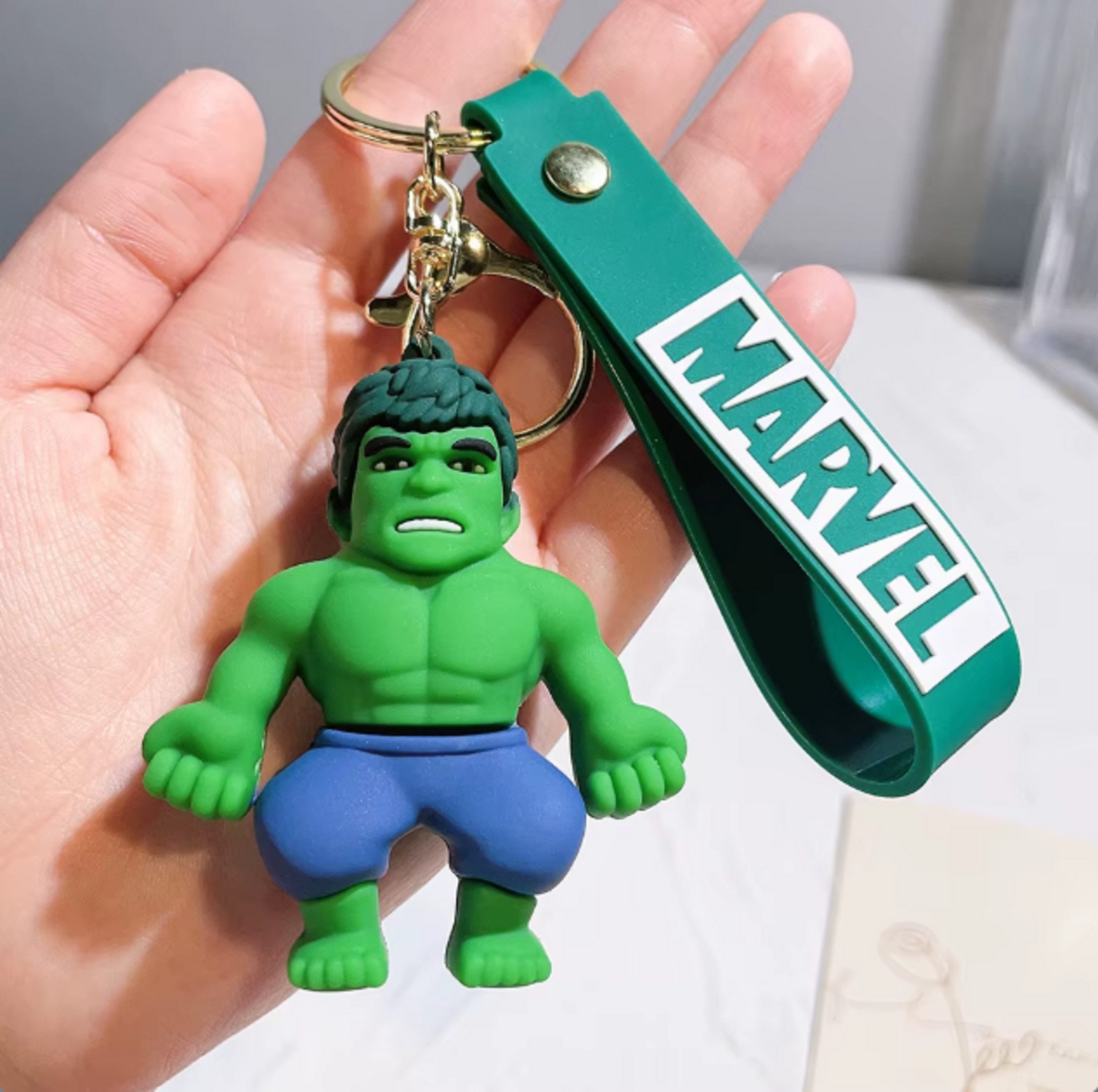 Stelby Schlüsselanhänger Marvel Hulk Schlüsselanhänger 3D Gummi, Strapazierfähiges & flexibles Material für langlebige Nutzung