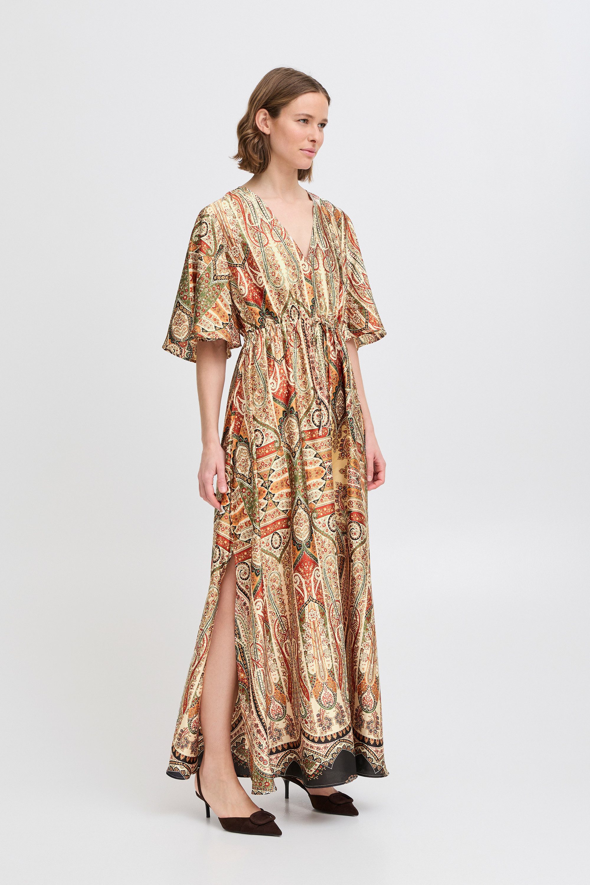 b.young Blusenkleid Kleid BYFARINELA