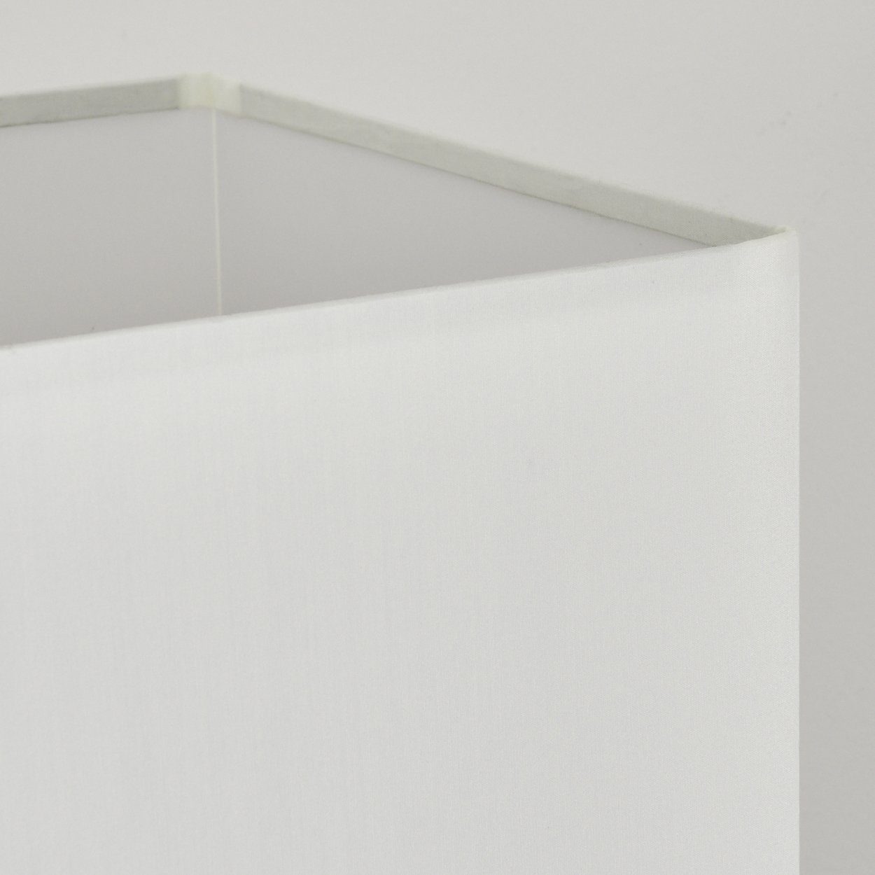 hofstein Stehlampe moderne Stehlampe aus Holz/Stoff in Schwarz/Weiß, ohne Leuchtmittel, Standlampe, USB- & USB-C Anschluss, 1xE27, ohne Leuchtmittel