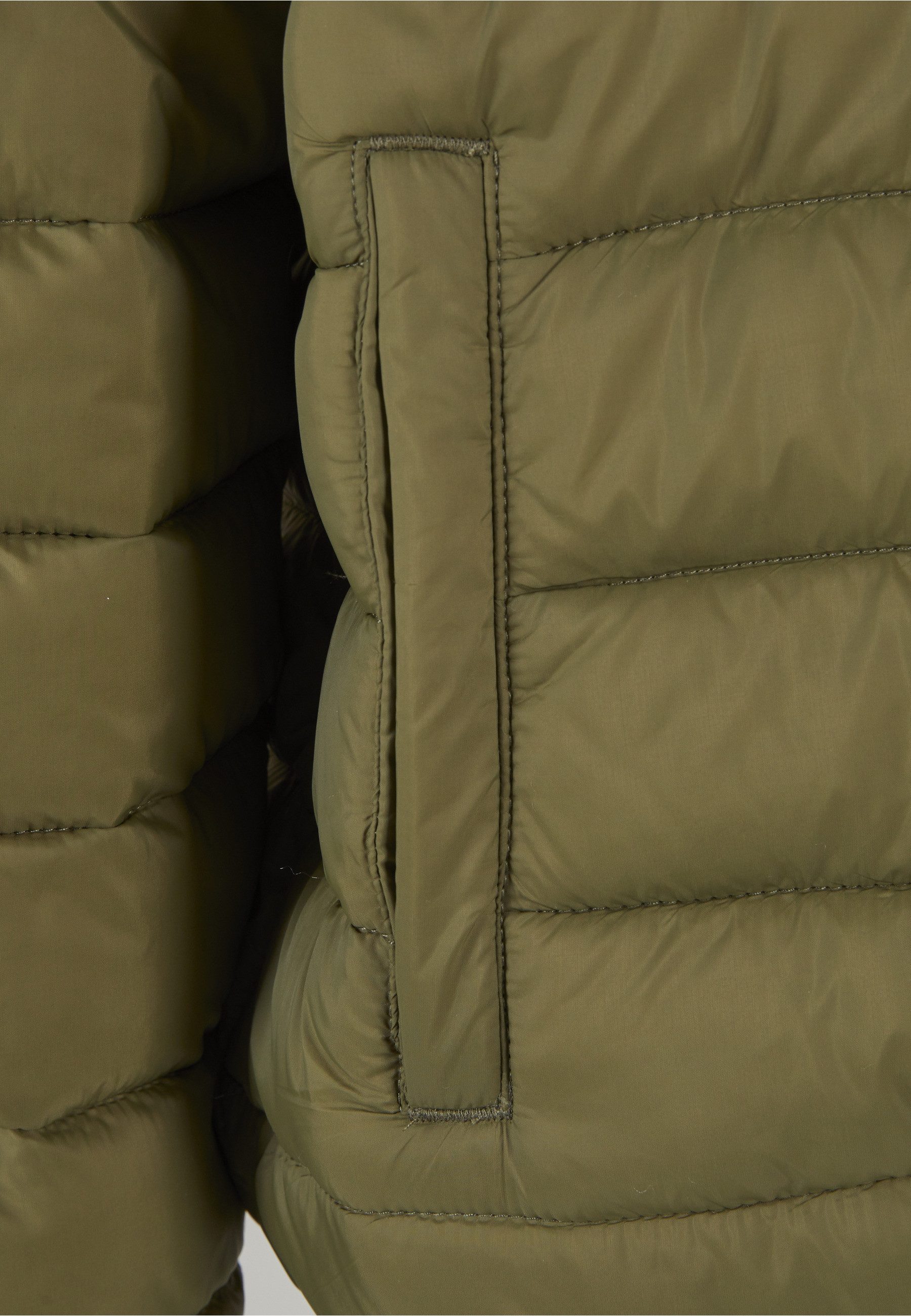 Karl Kani Winterjacke Karl Kani Karl Kani Sport Patch Light Puffer Jacket (1-St)